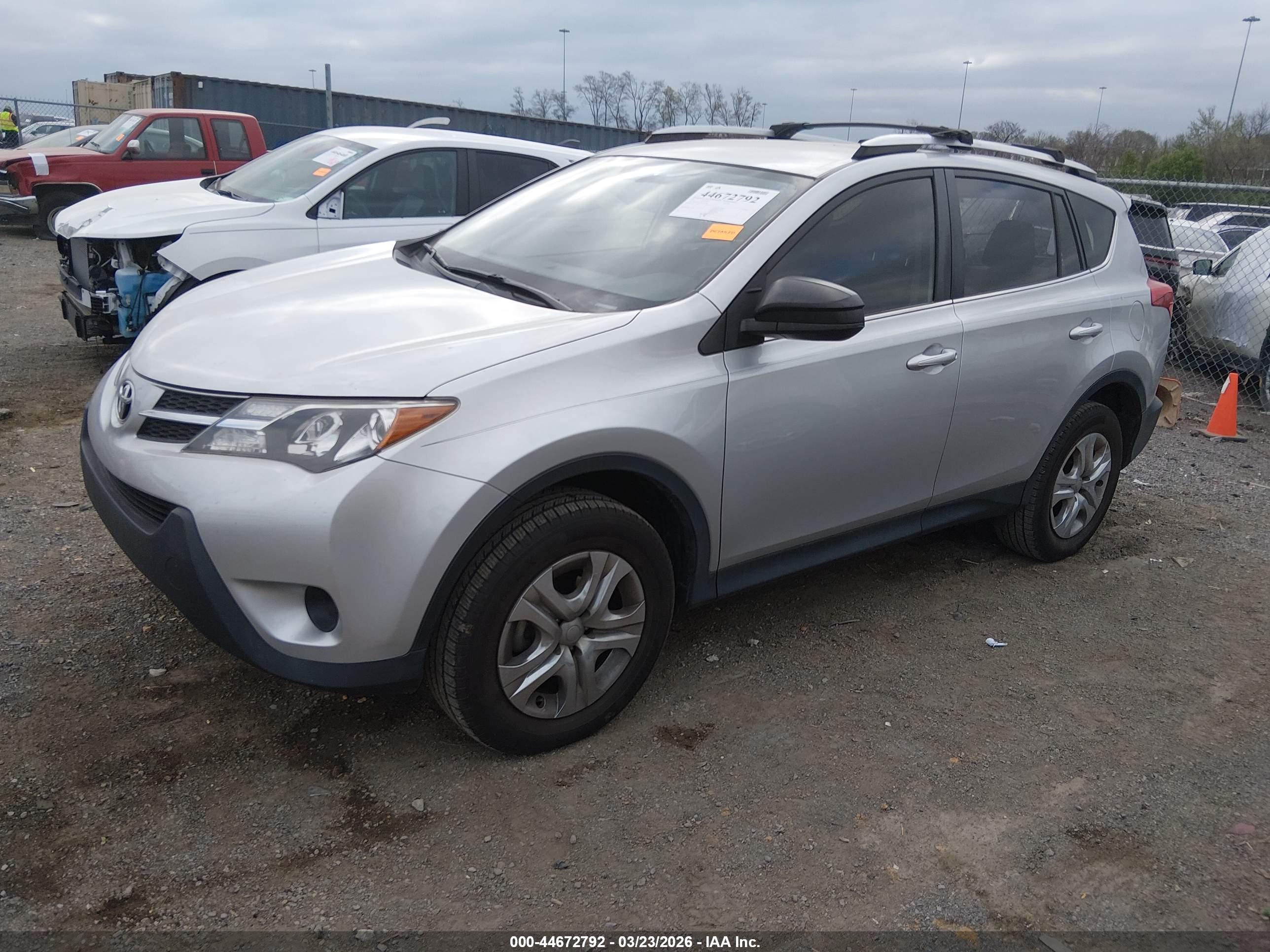 TOYOTA RAV4 image 2