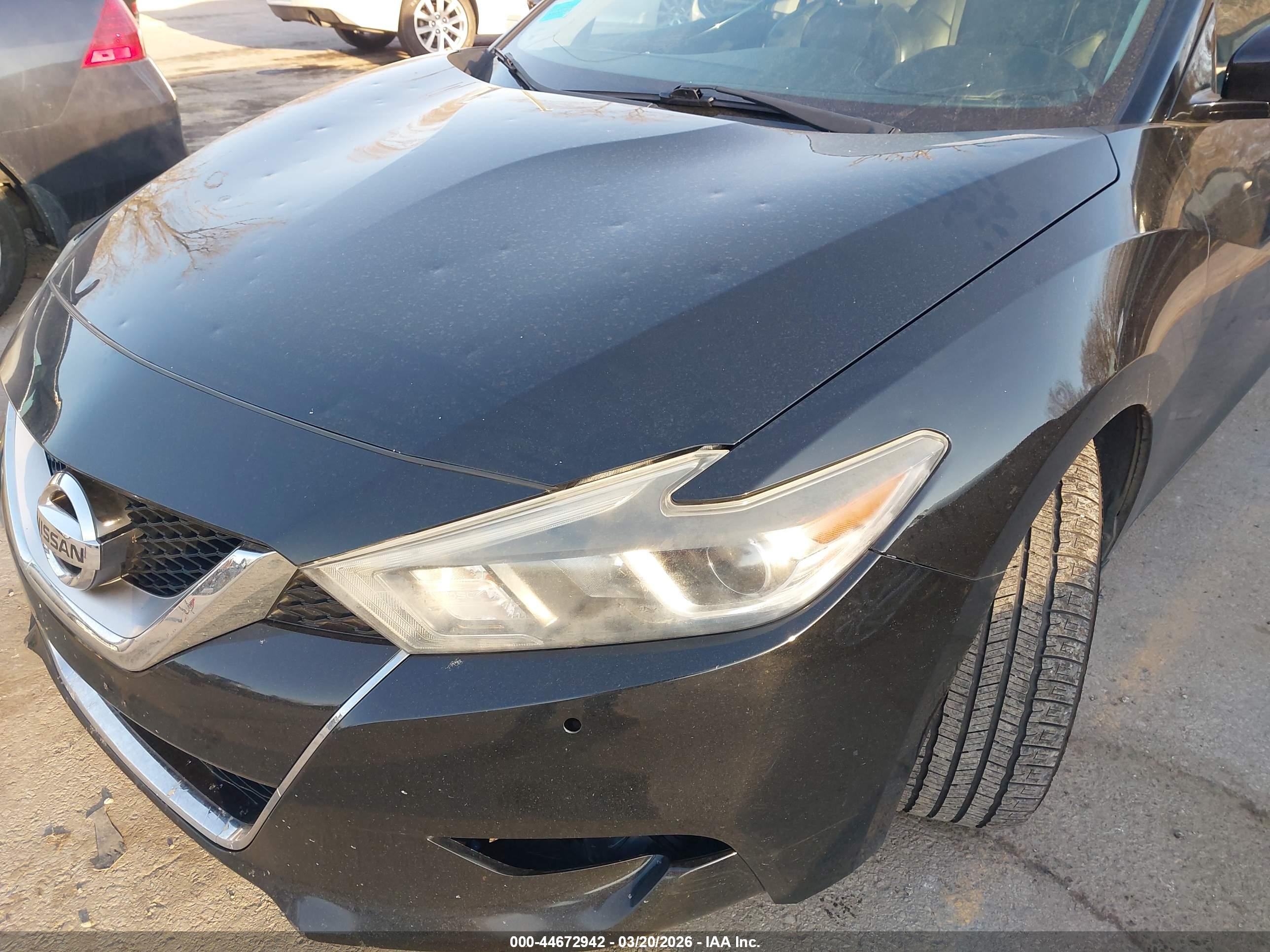 NISSAN MAXIMA image 6