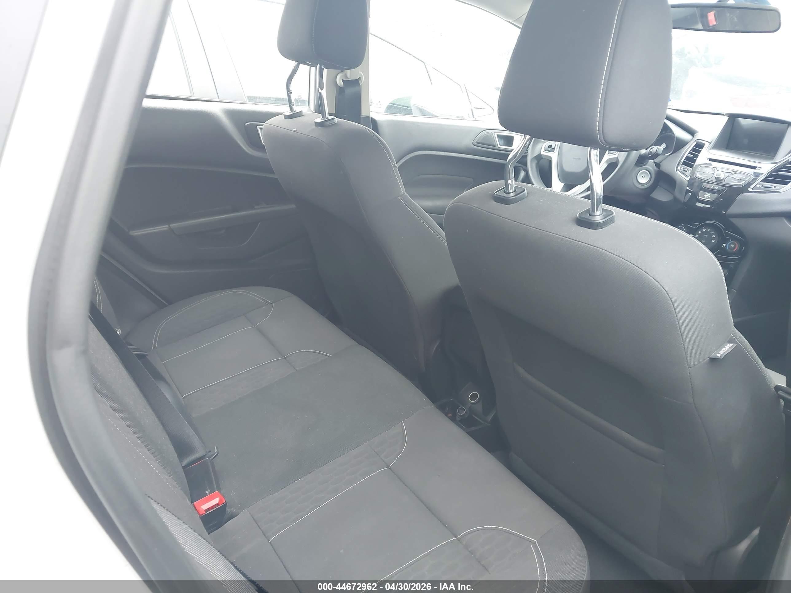 FORD FIESTA image 8