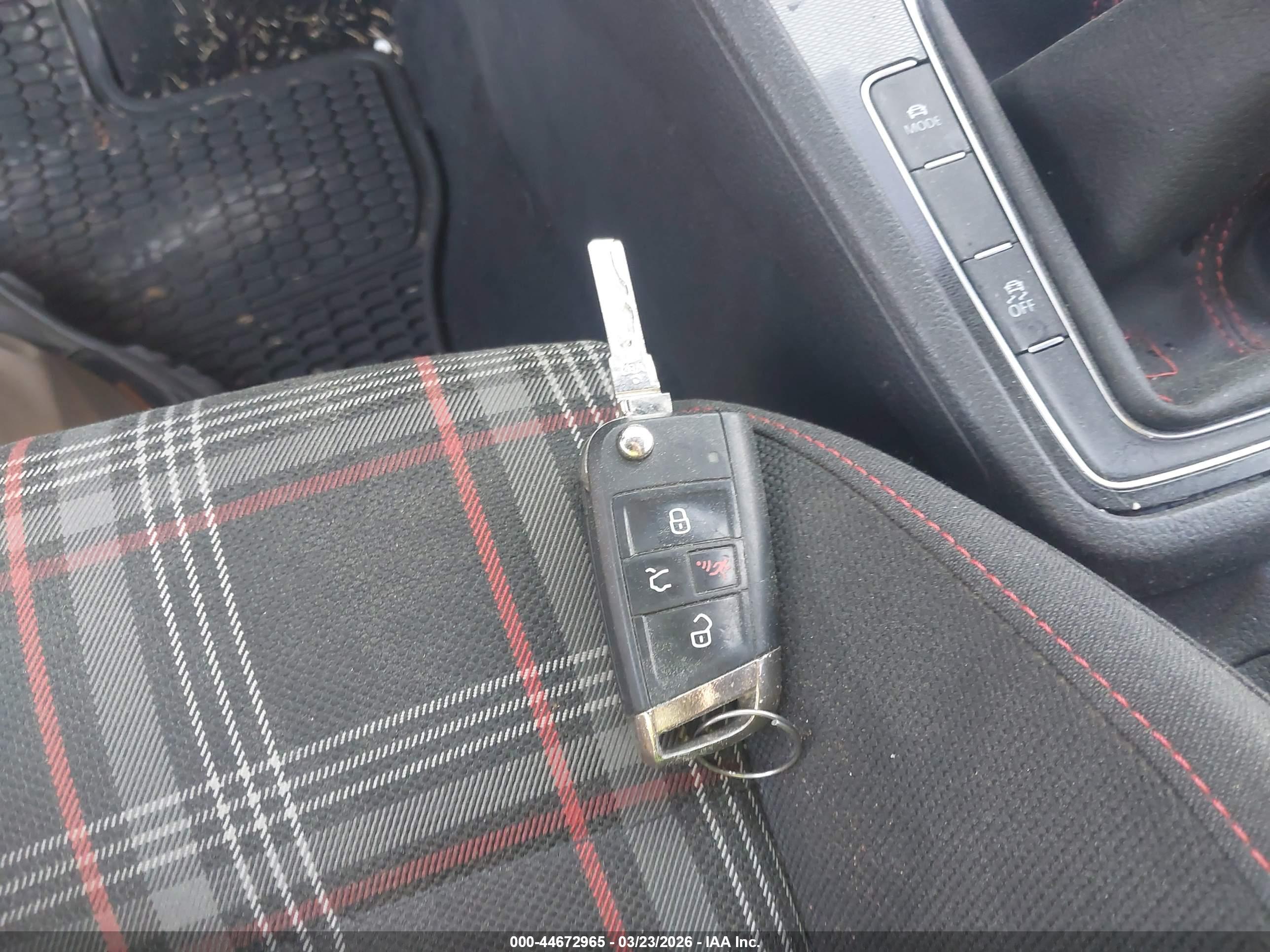 VOLKSWAGEN GOLF image 11