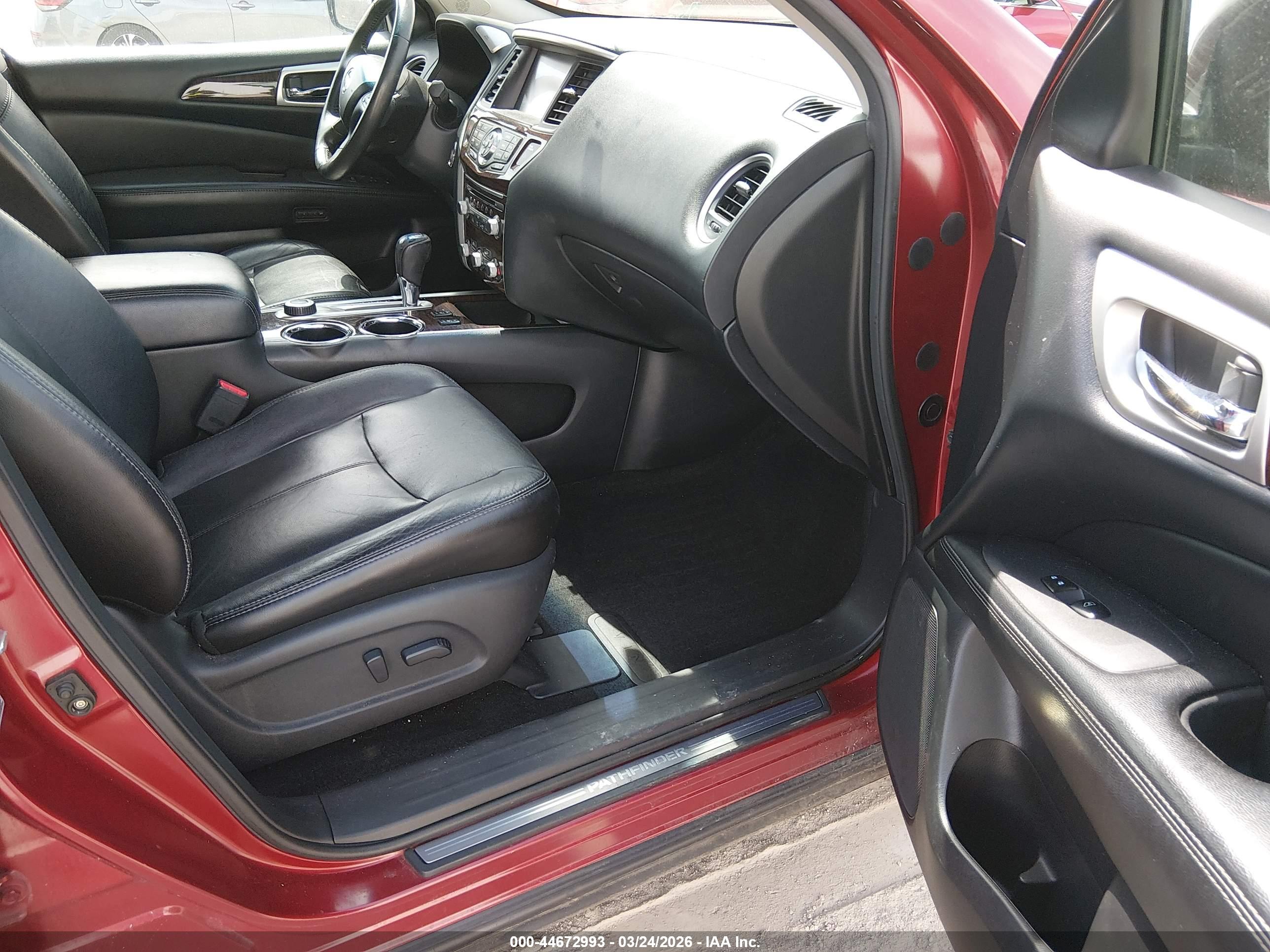 NISSAN PATHFINDER image 5