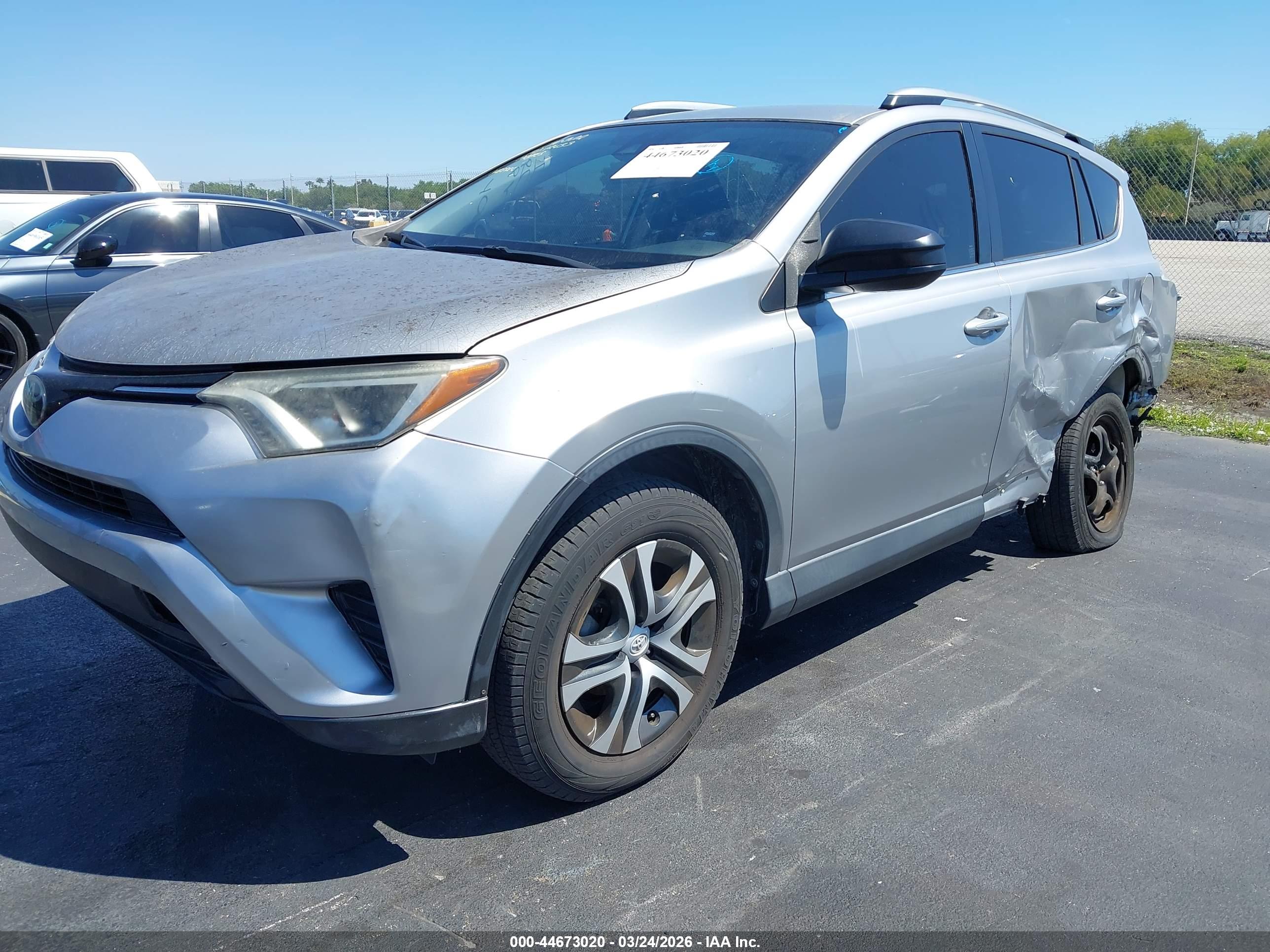 TOYOTA RAV4 image 2
