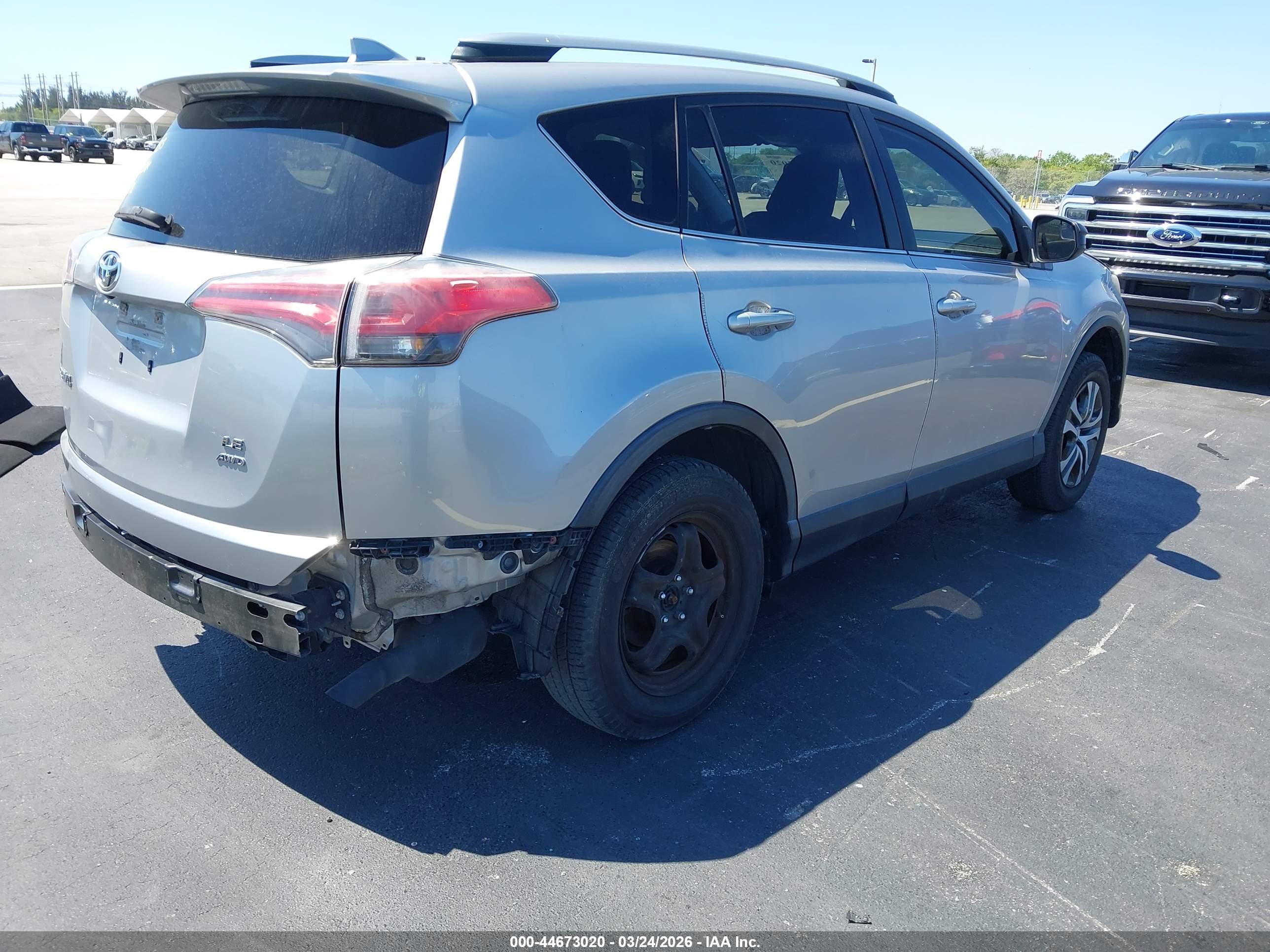 TOYOTA RAV4 image 4