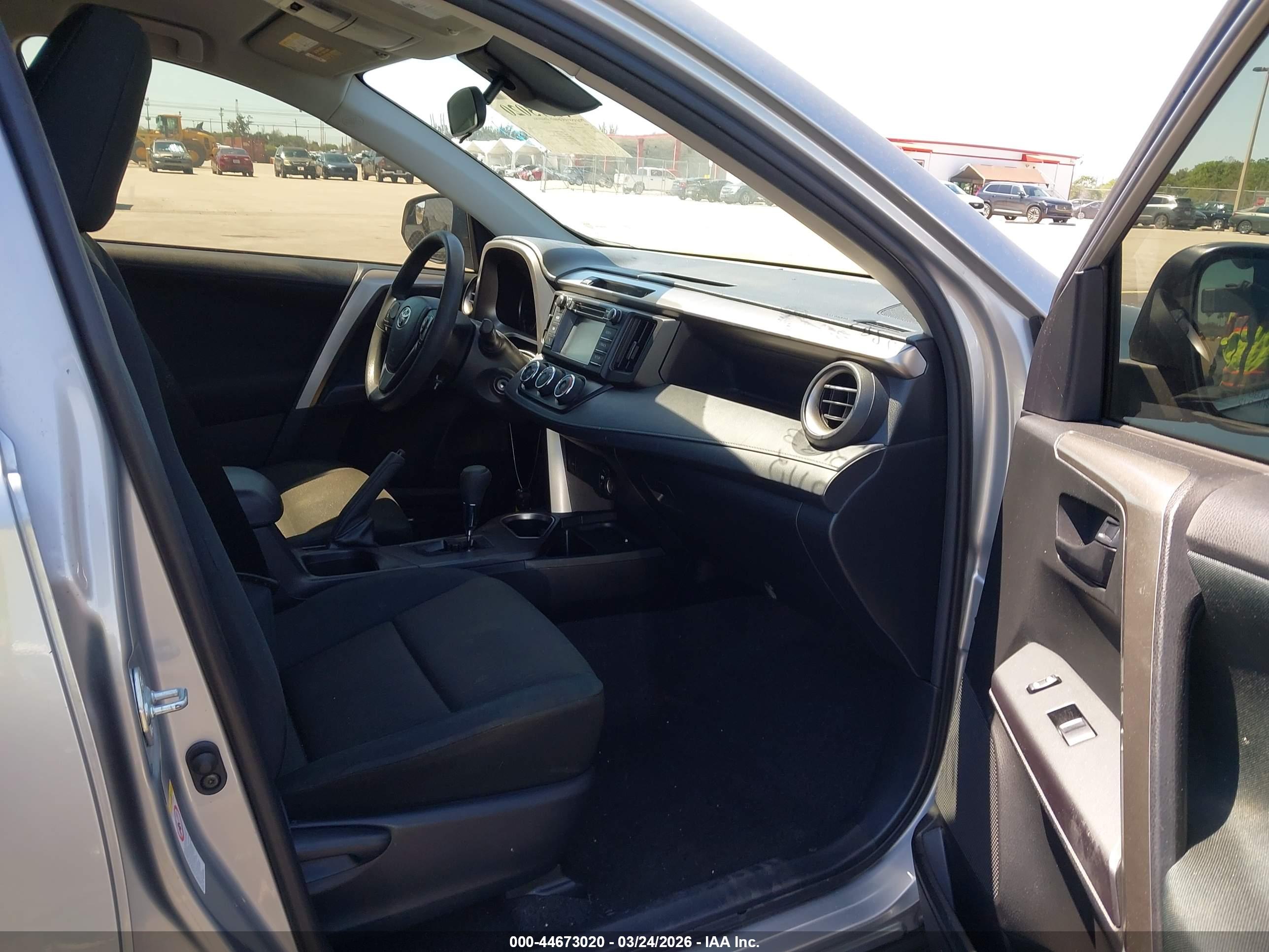 TOYOTA RAV4 image 5