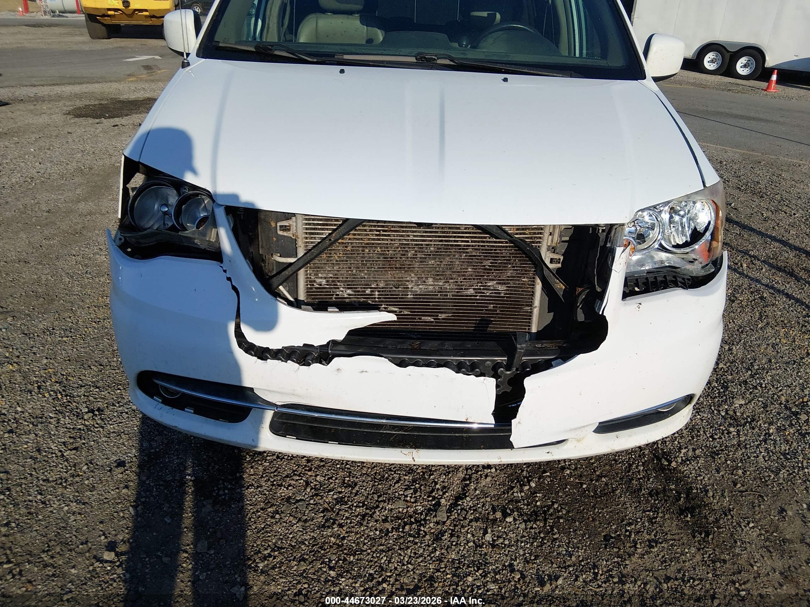 CHRYSLER TOWN image 6