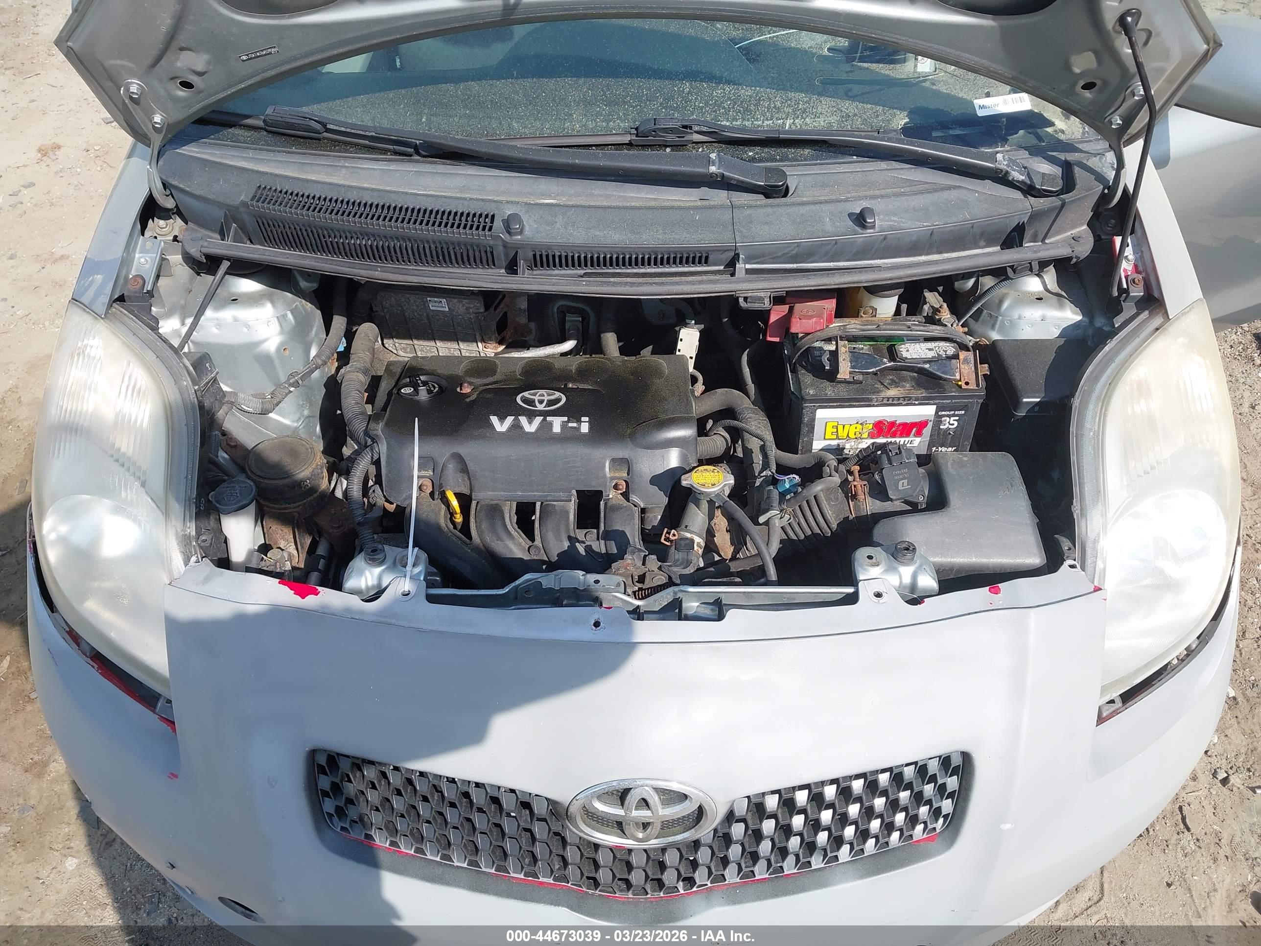 TOYOTA YARIS image 10