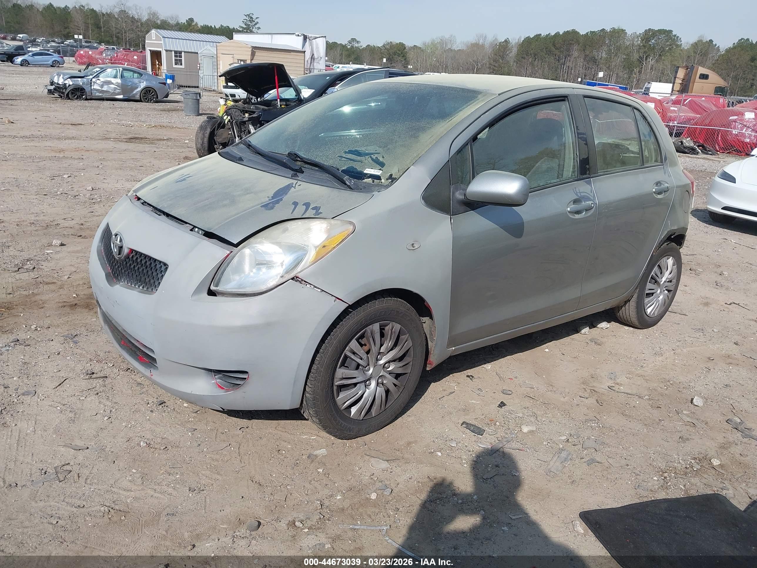 TOYOTA YARIS image 2