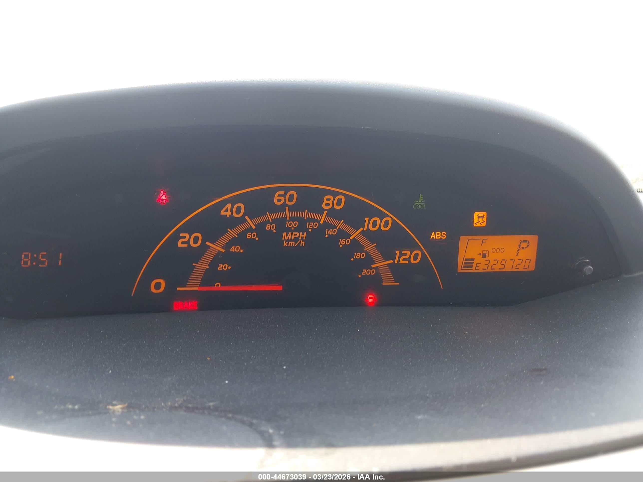 TOYOTA YARIS image 7