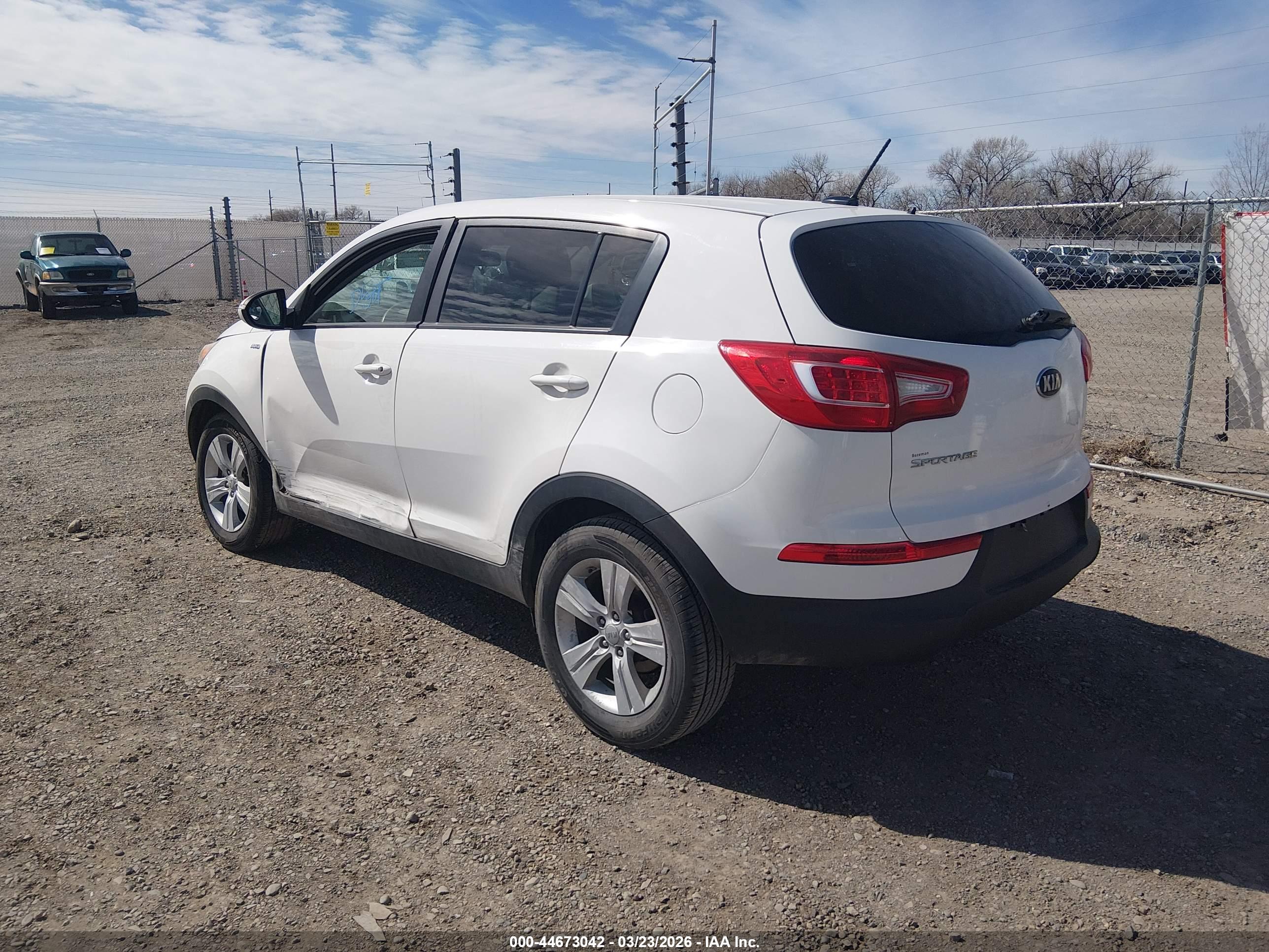KIA SPORTAGE image 3