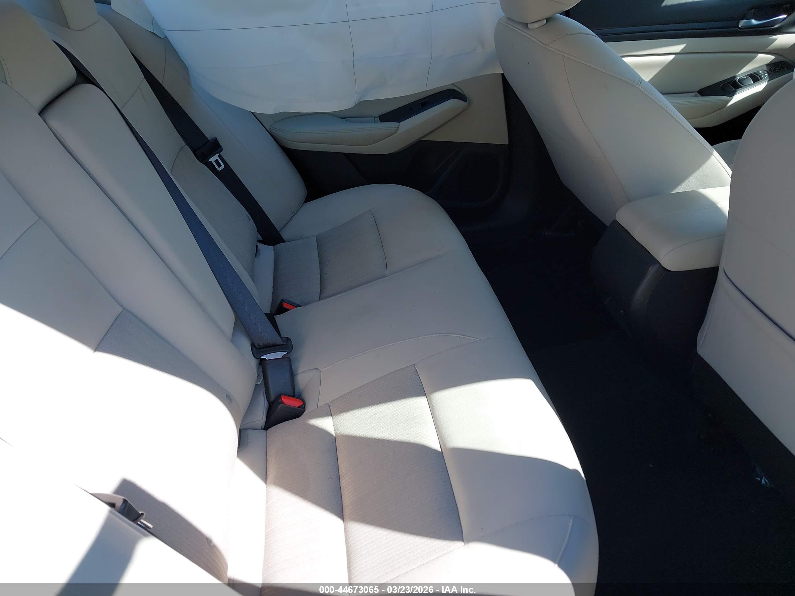 NISSAN ALTIMA image 8