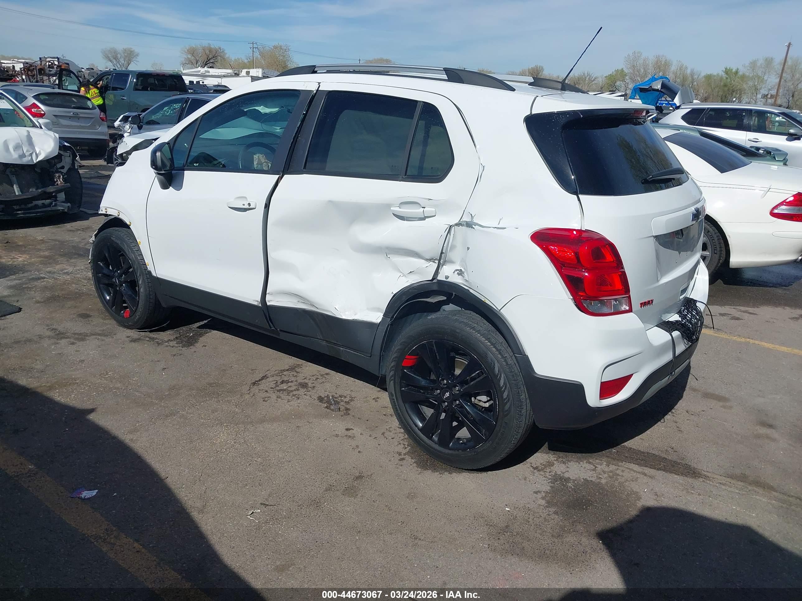 CHEVROLET TRAX image 3