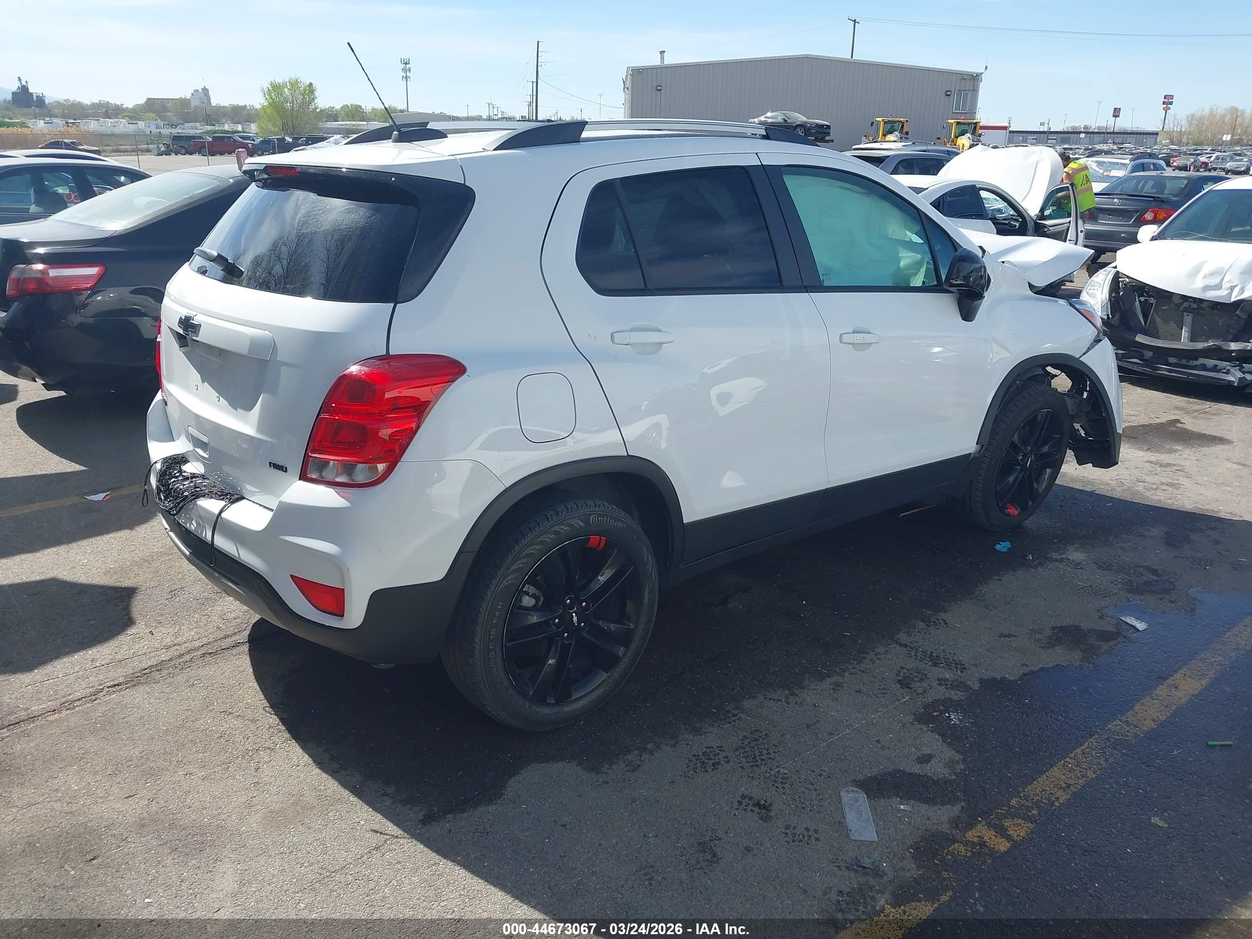 CHEVROLET TRAX image 4