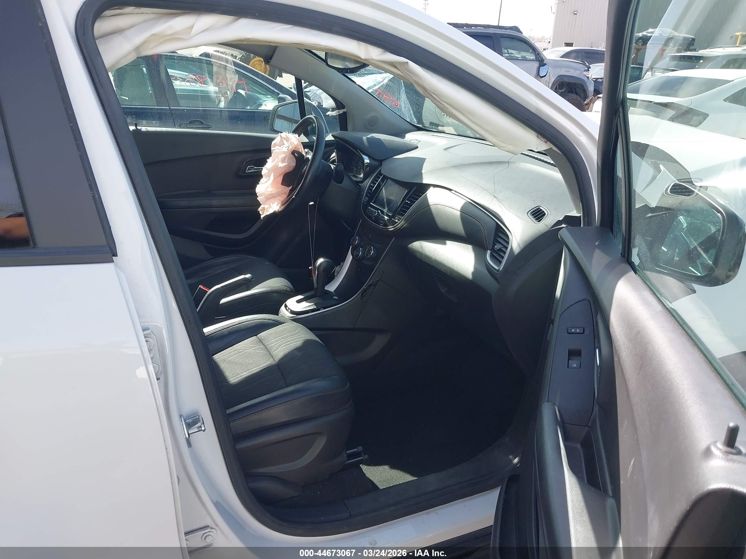 CHEVROLET TRAX image 5