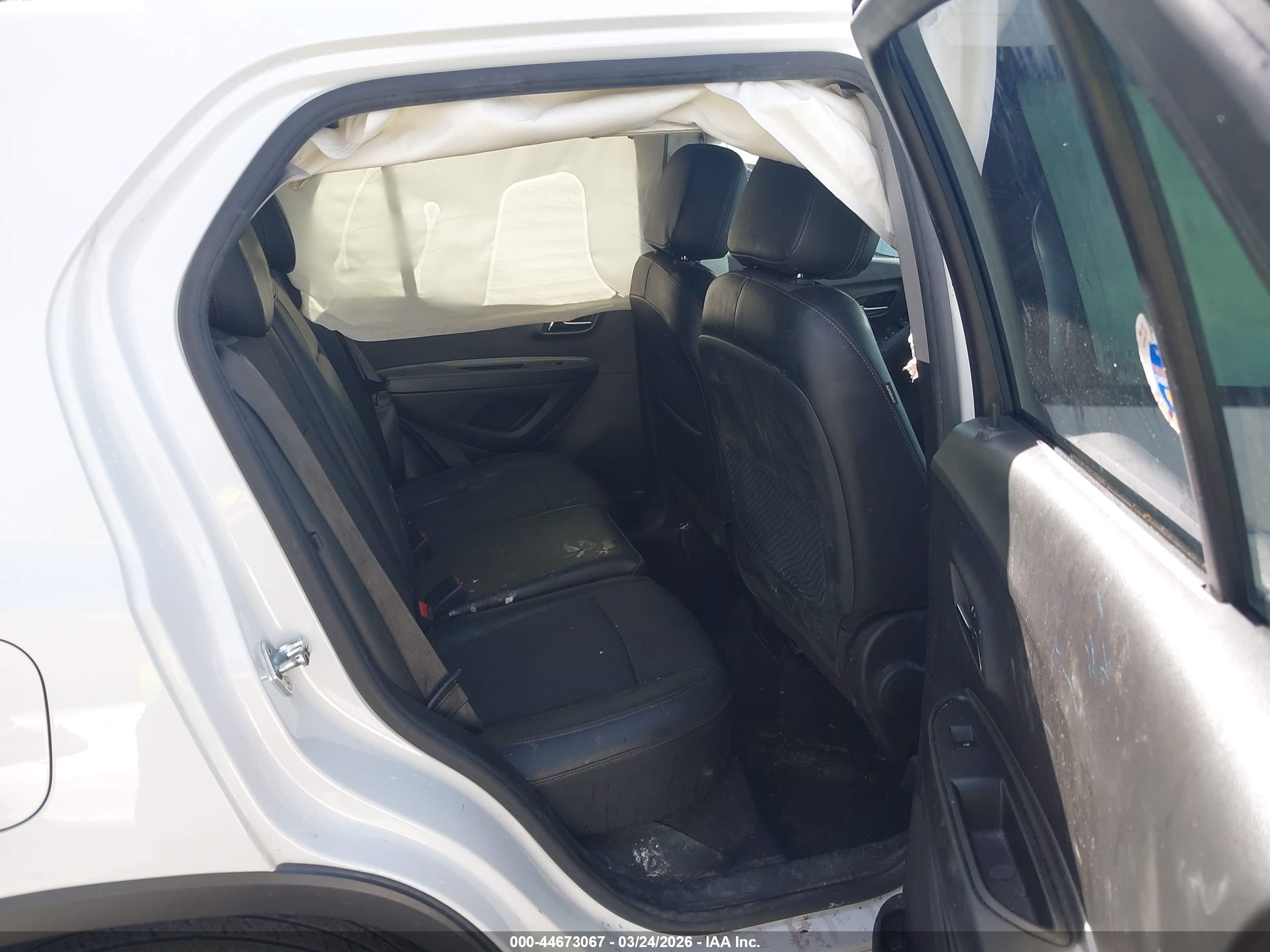 CHEVROLET TRAX image 8