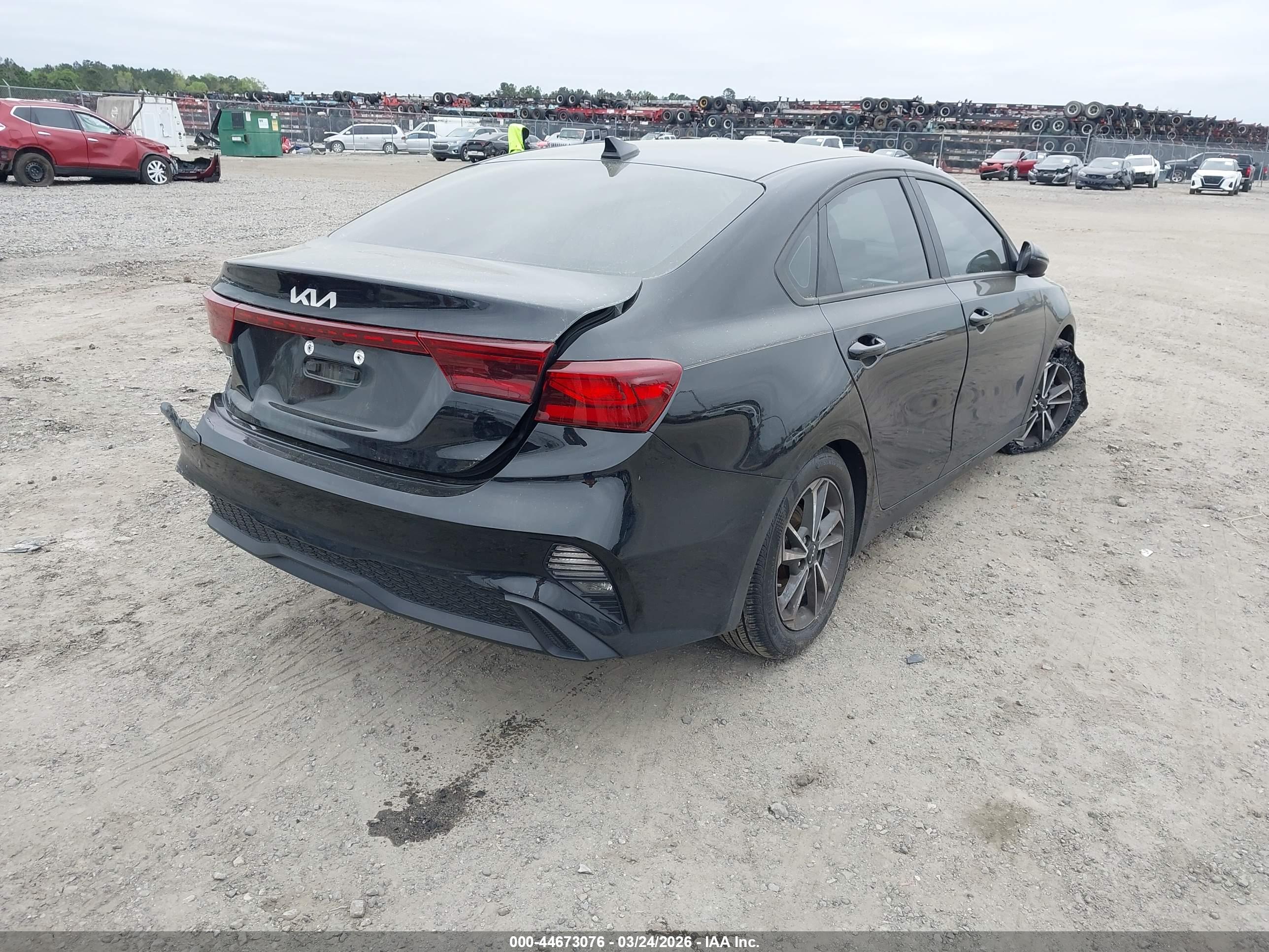 KIA FORTE image 4