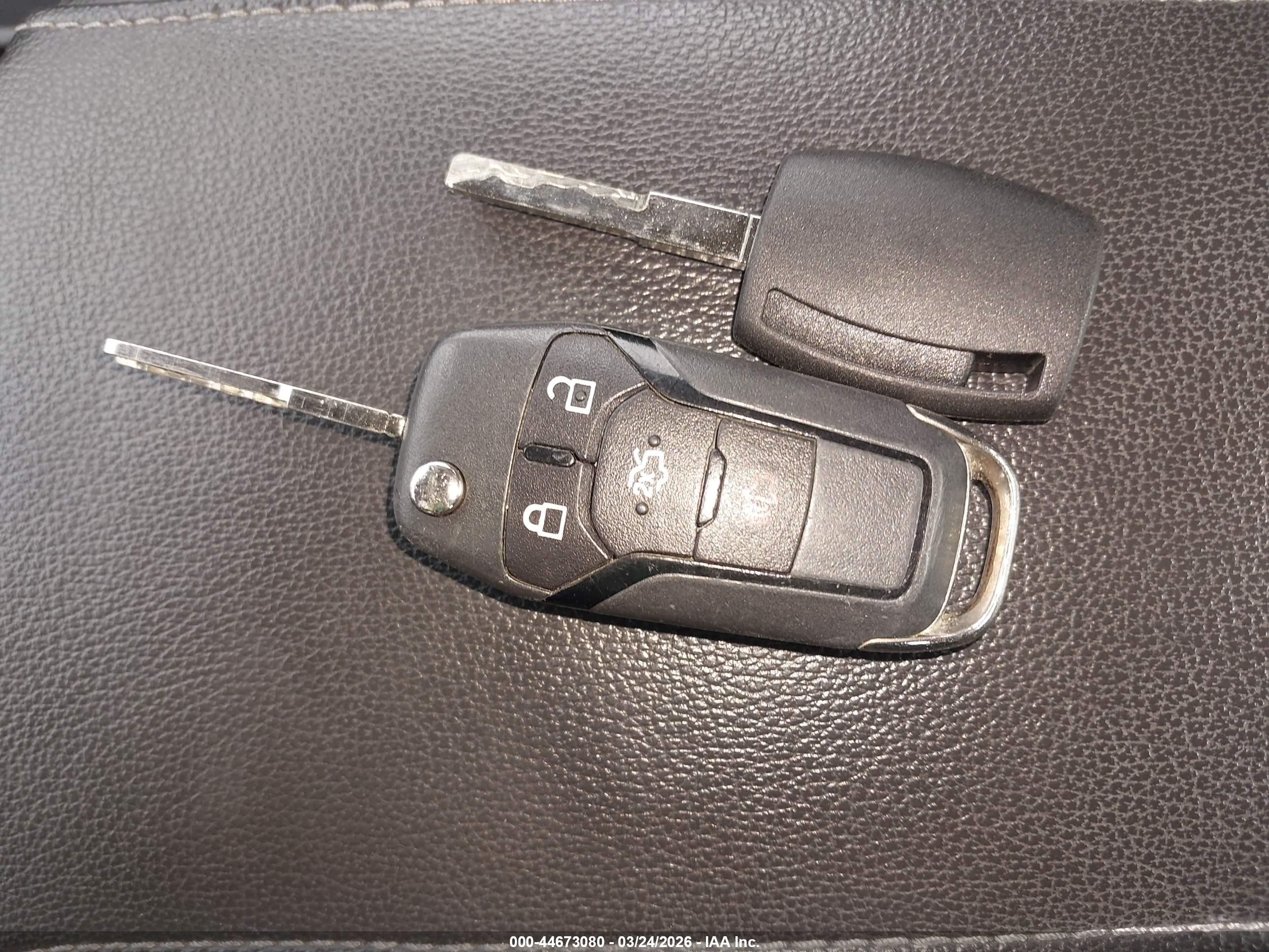FORD FUSION image 11