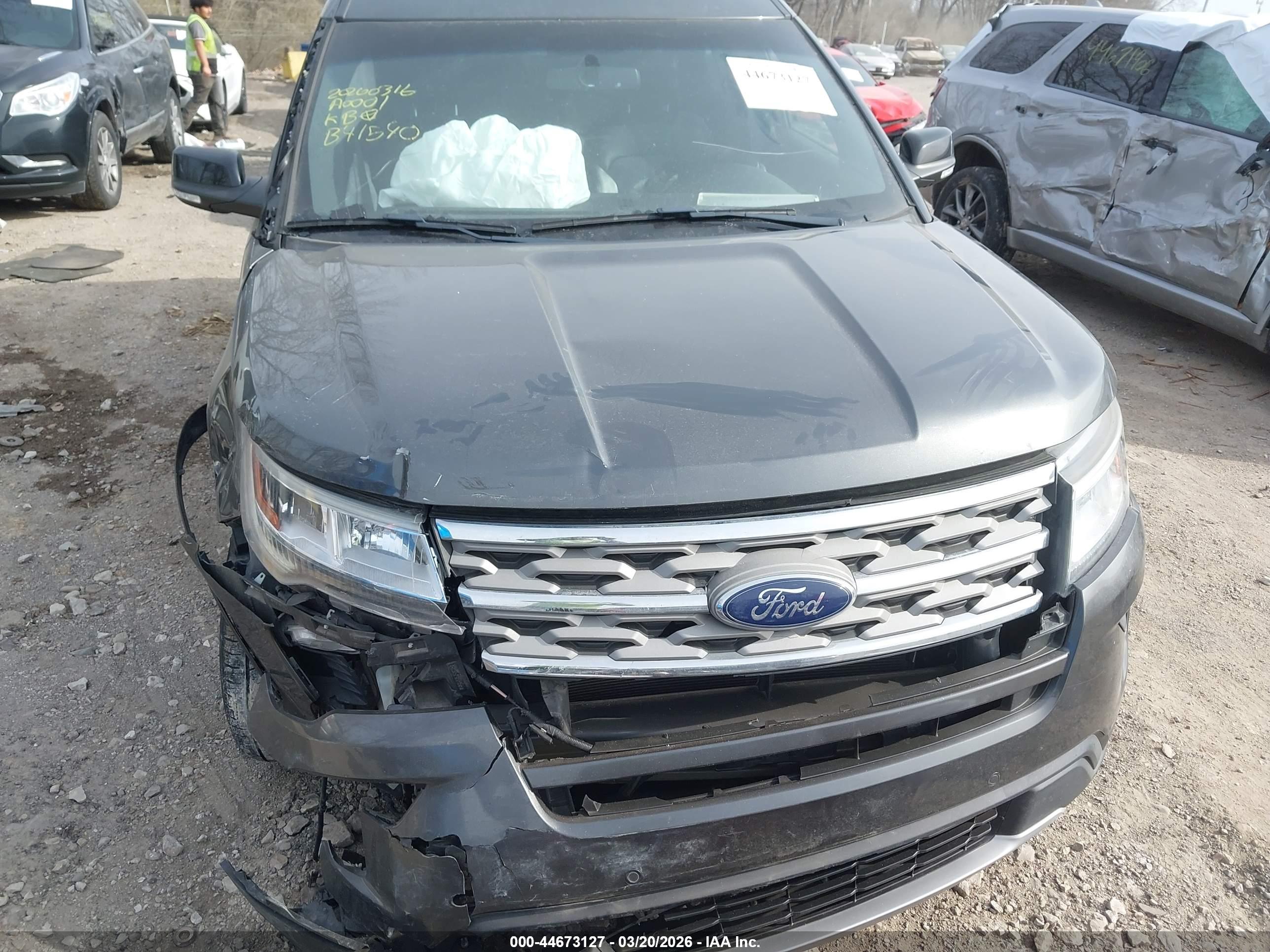 FORD EXPLORER image 6