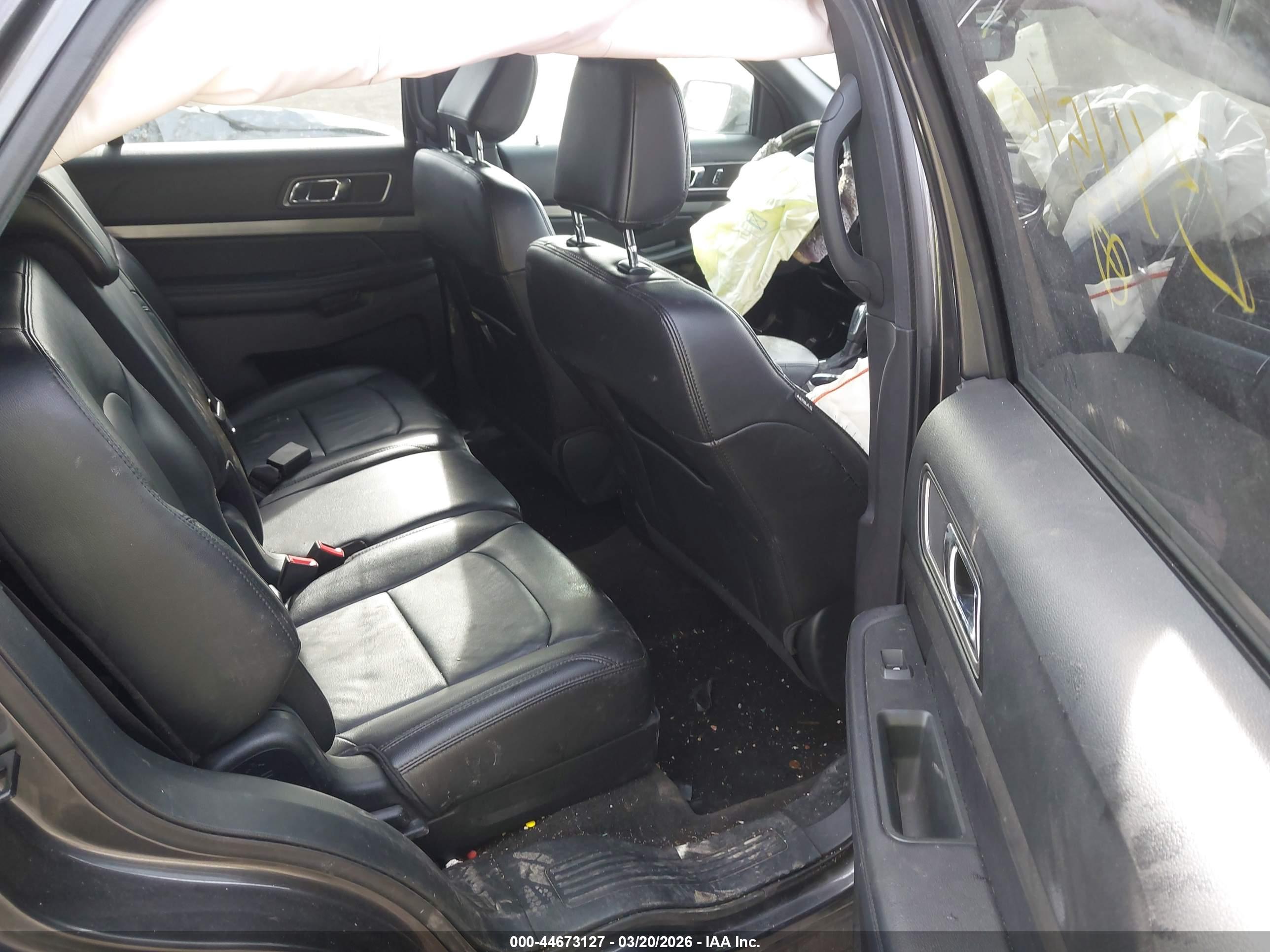 FORD EXPLORER image 8