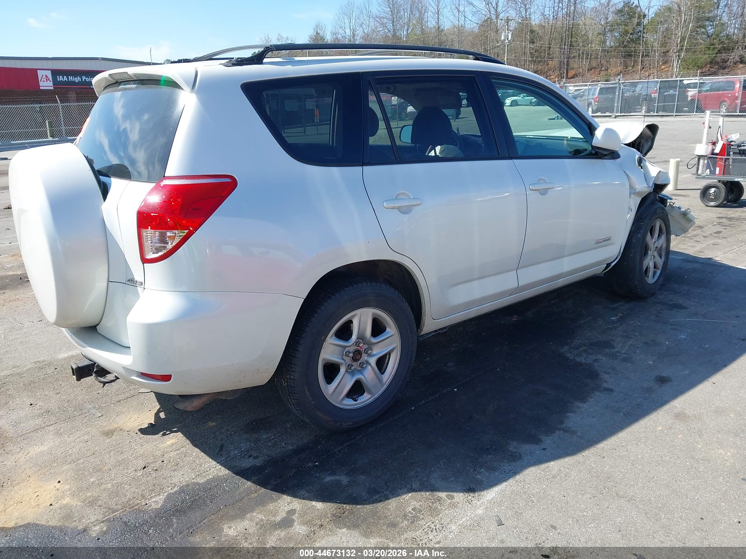 TOYOTA RAV4 image 4