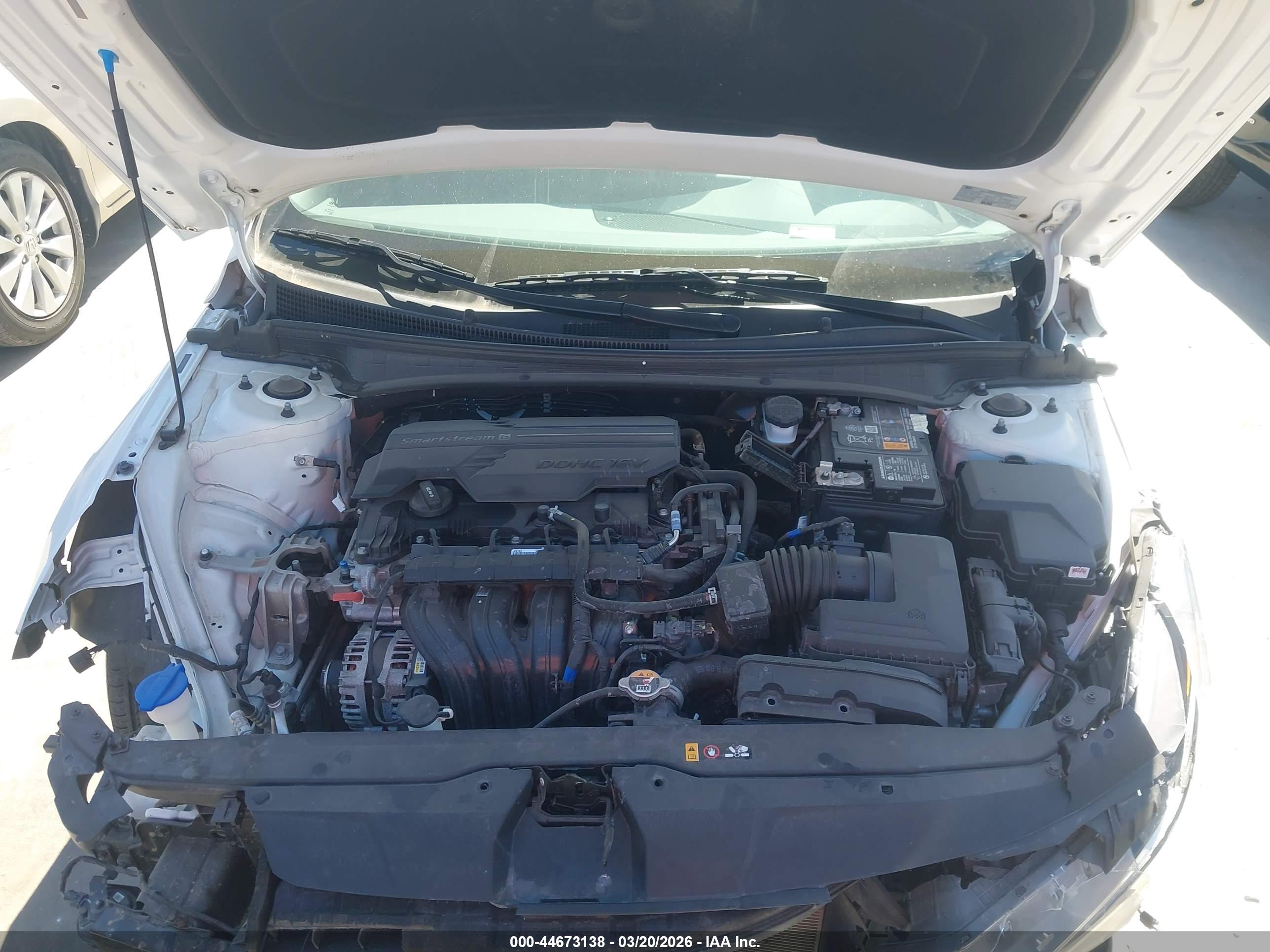 HYUNDAI ELANTRA image 10
