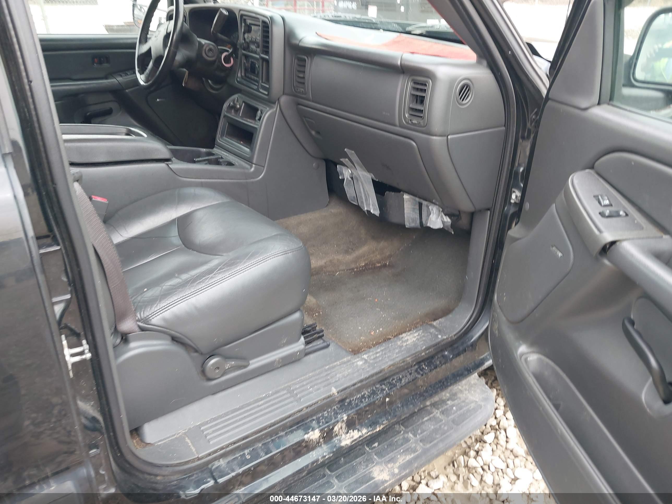 CHEVROLET SILVERADO image 5