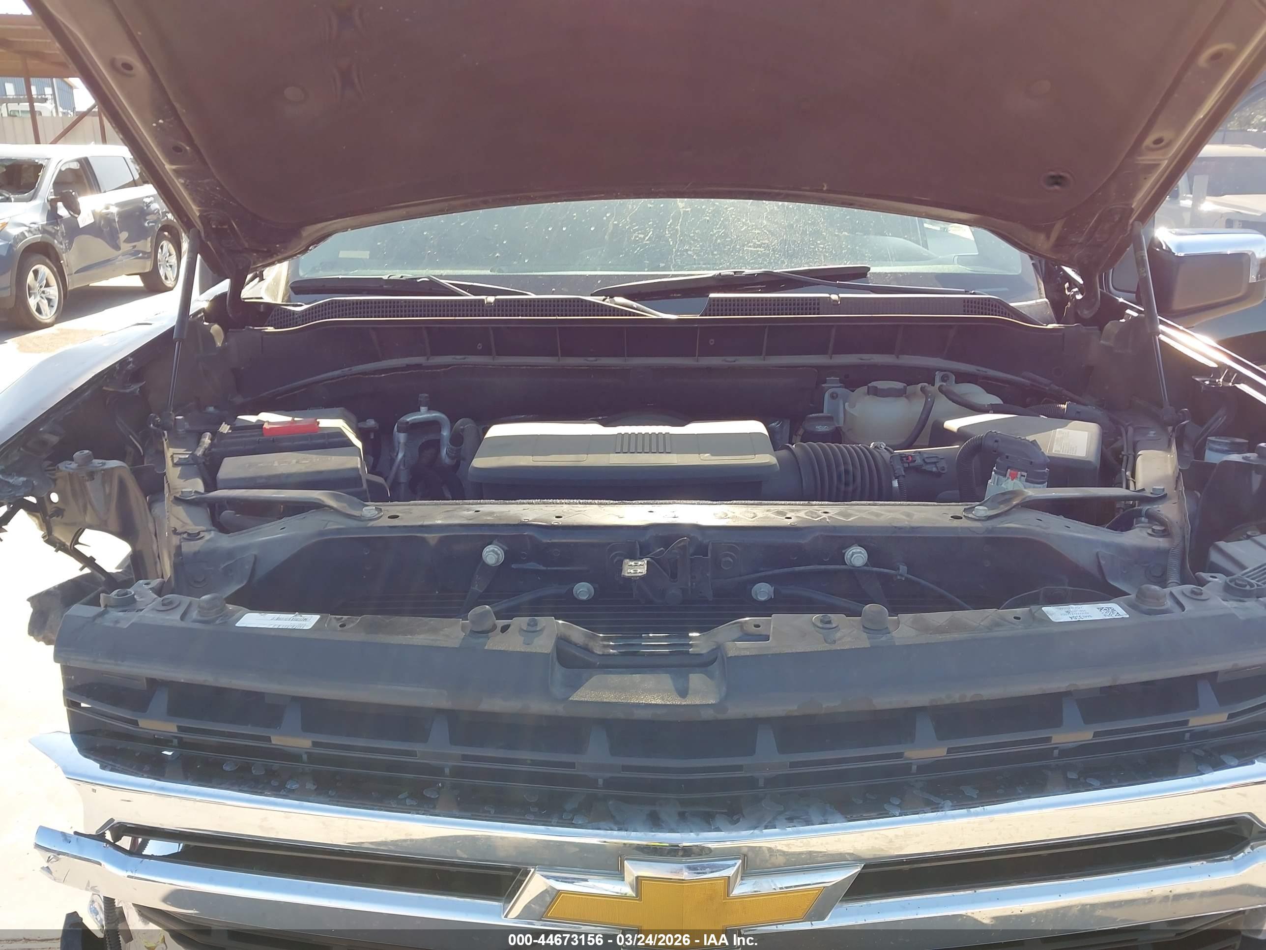 CHEVROLET SILVERADO image 10
