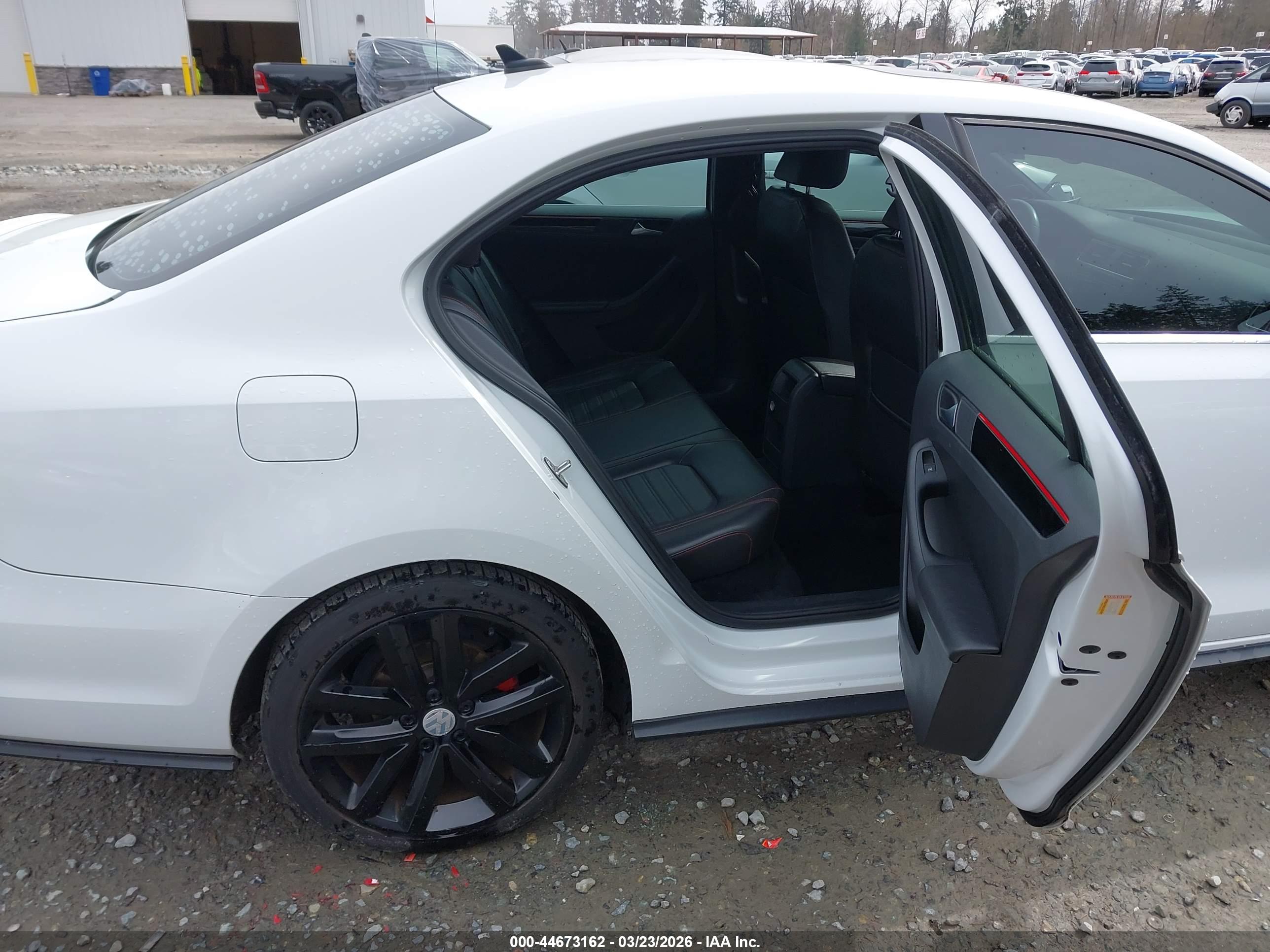 VOLKSWAGEN JETTA image 8