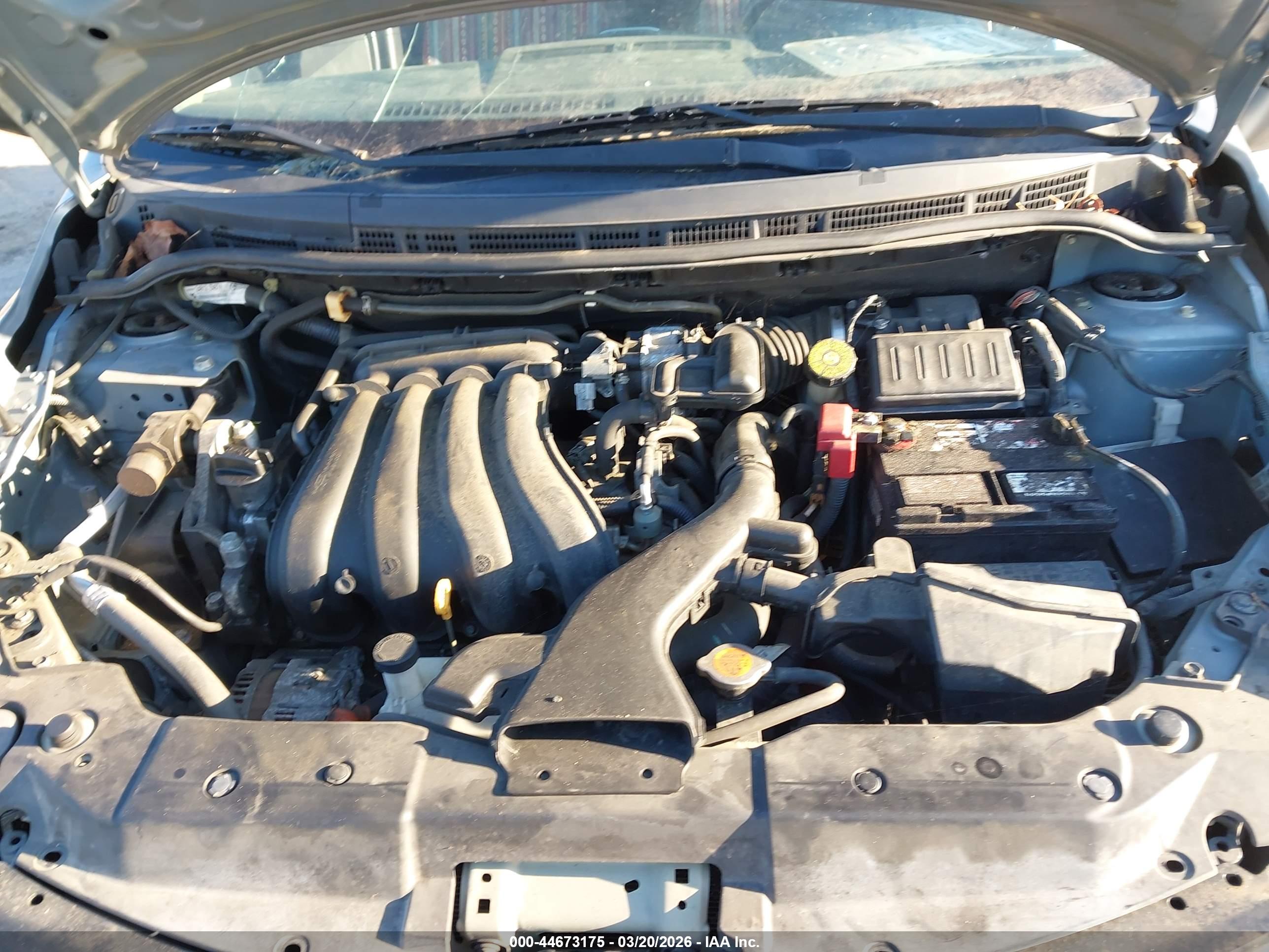 NISSAN VERSA image 10