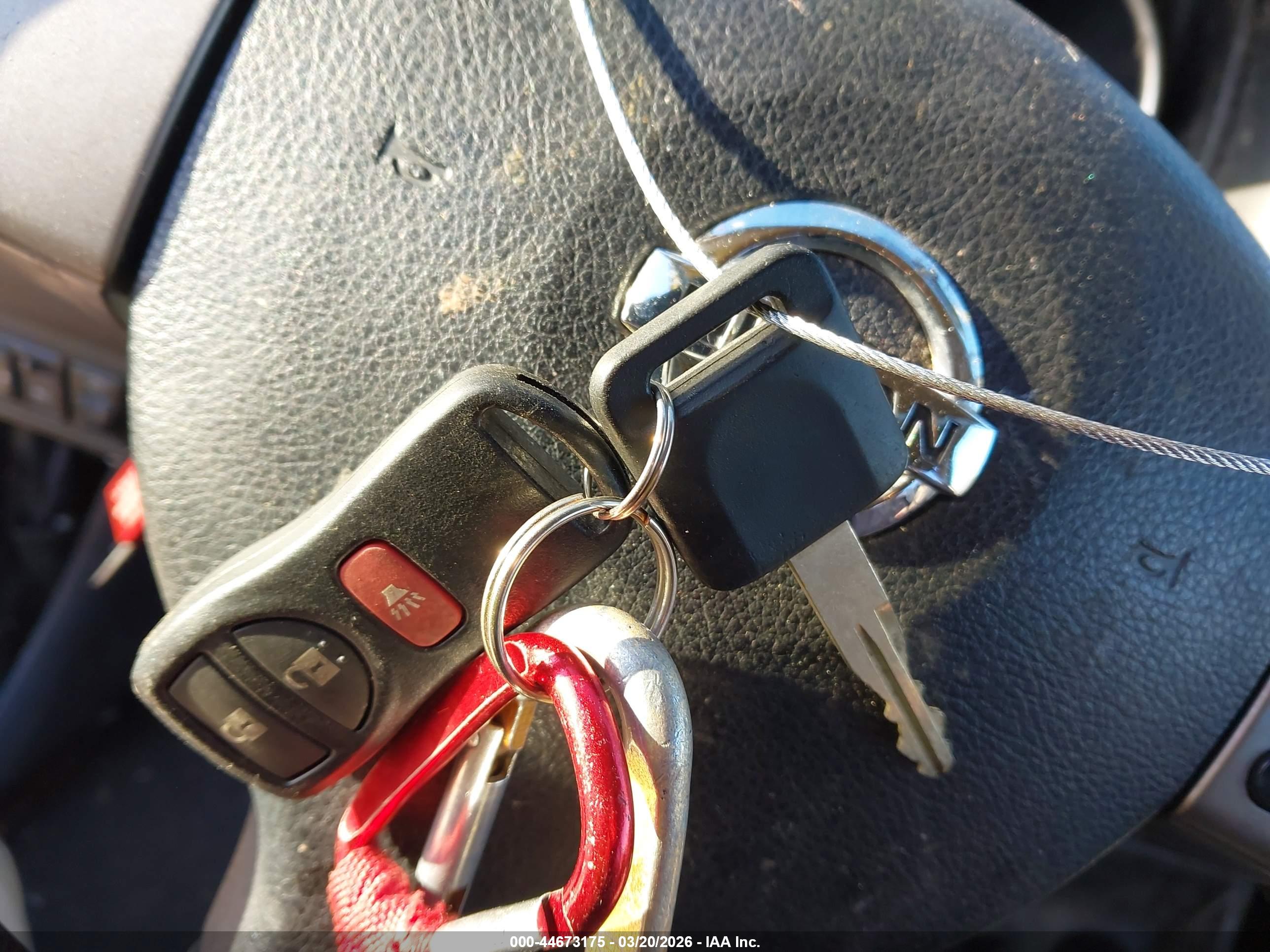 NISSAN VERSA image 11