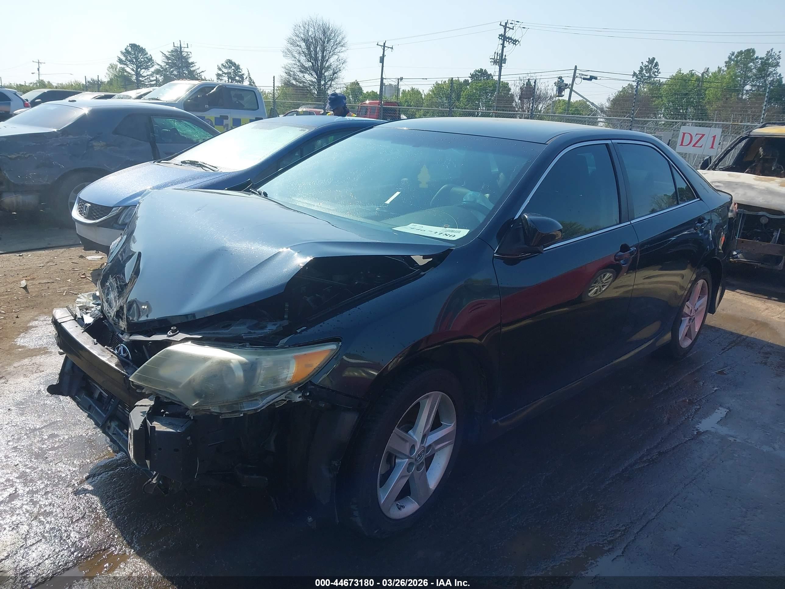 TOYOTA CAMRY image 2