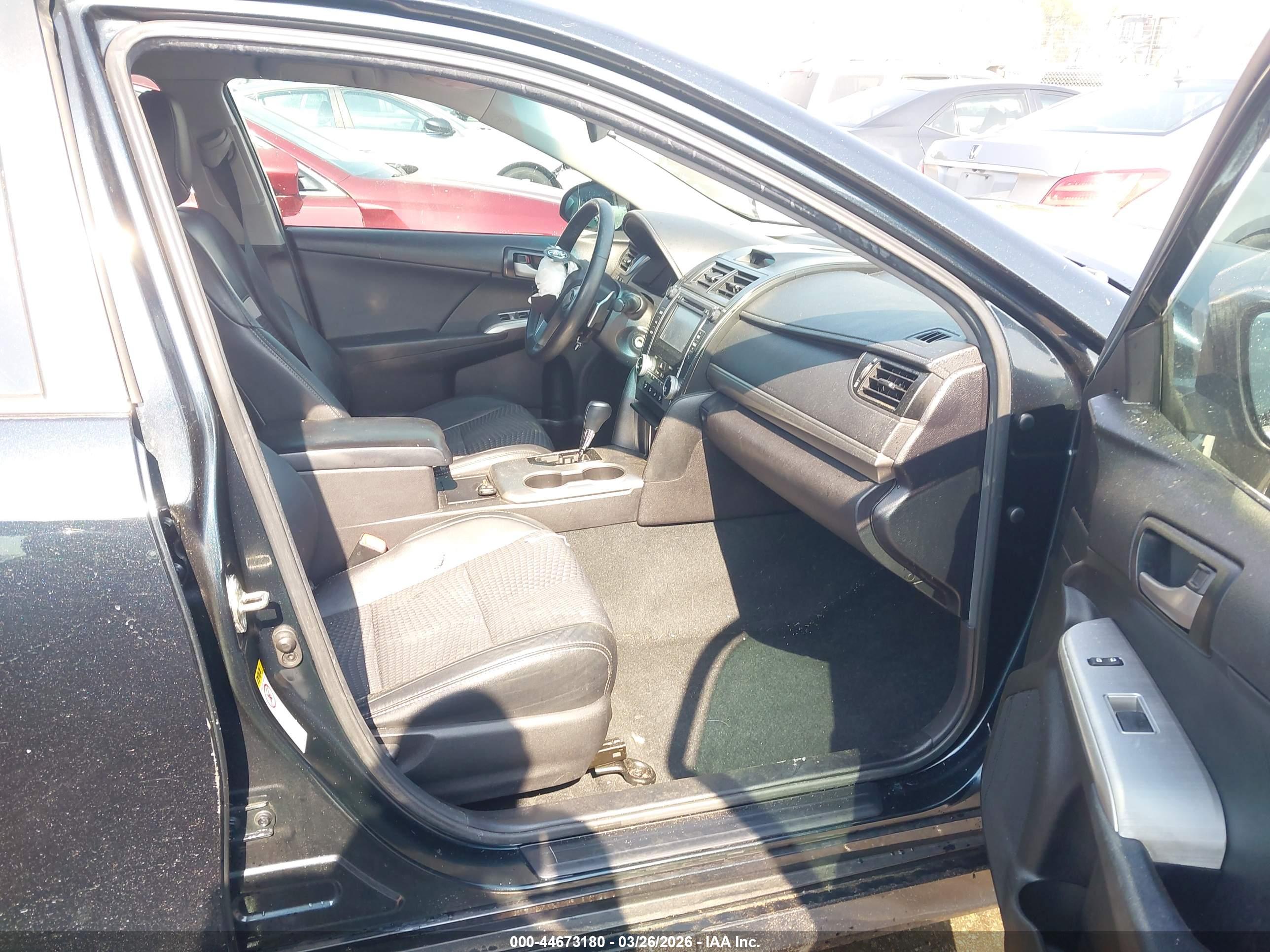 TOYOTA CAMRY image 5