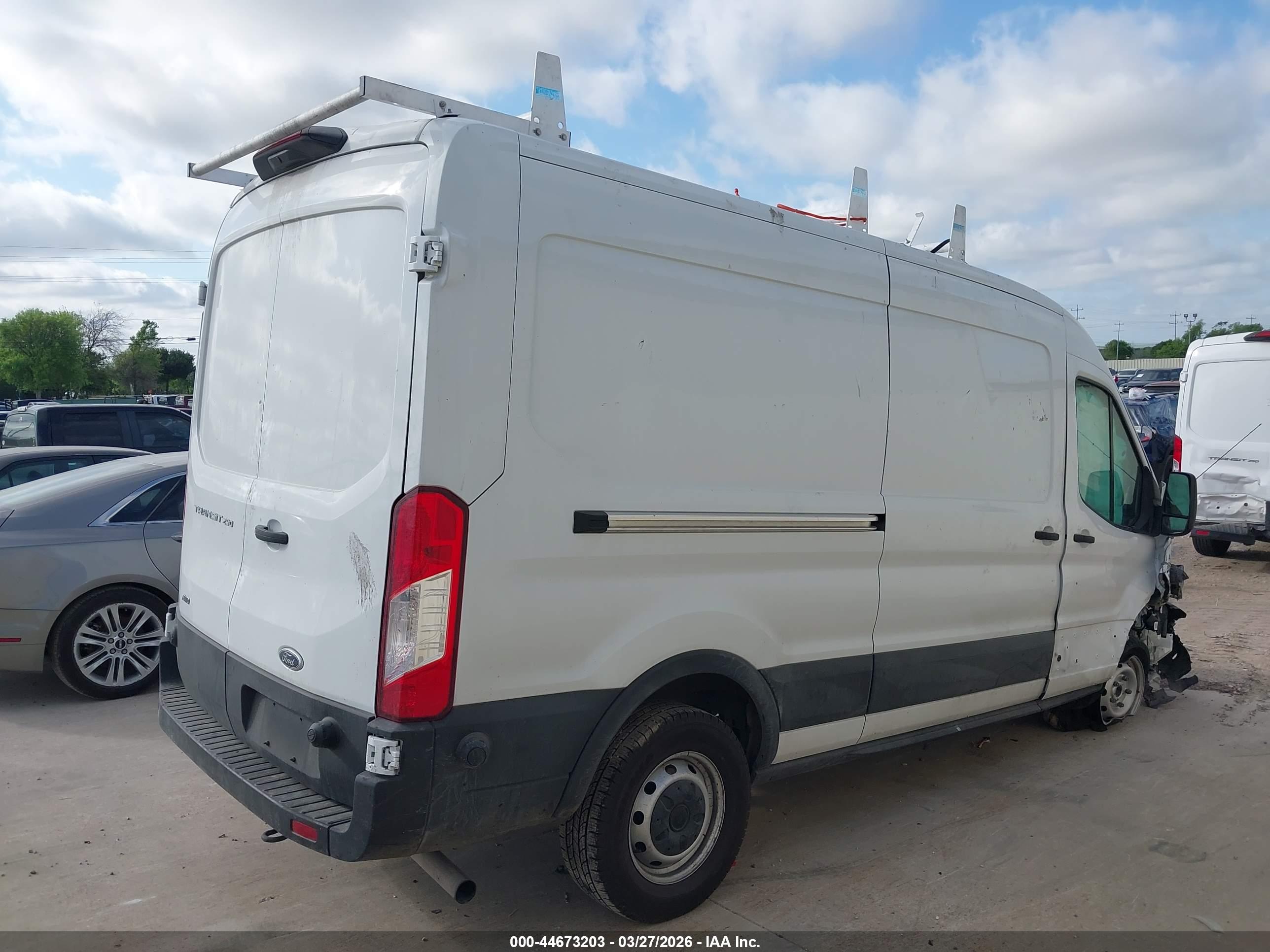 FORD TRANSIT-250 image 4