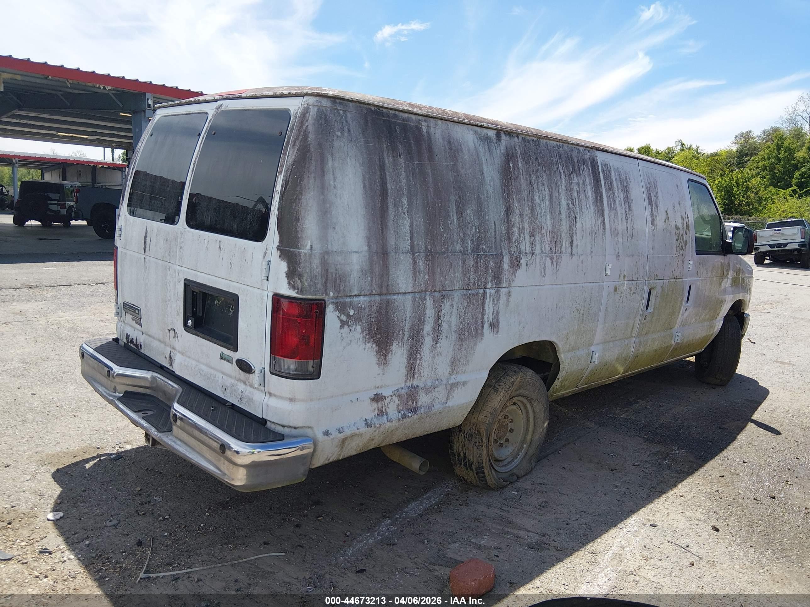 FORD E-250 image 4