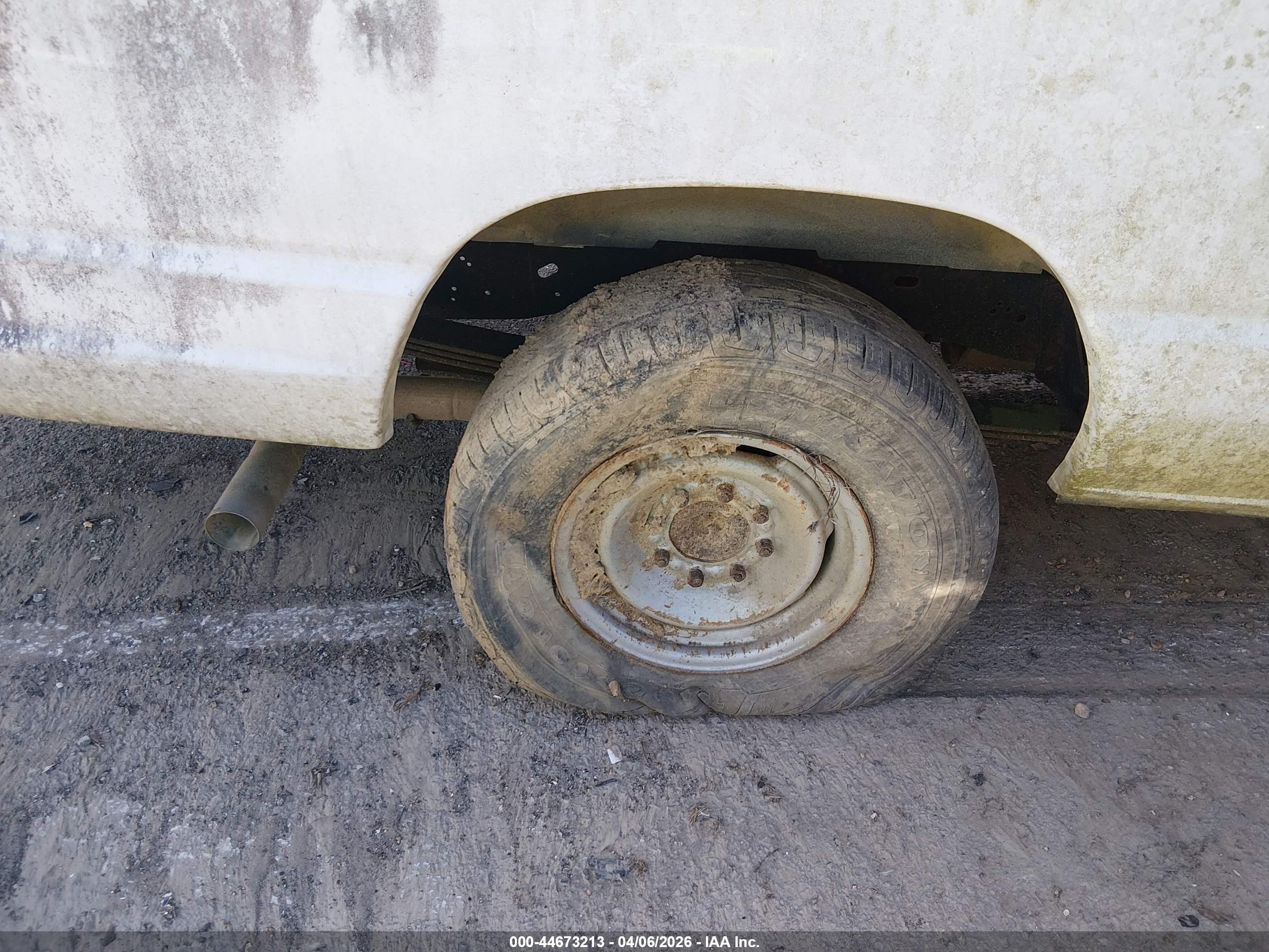 FORD E-250 image 6