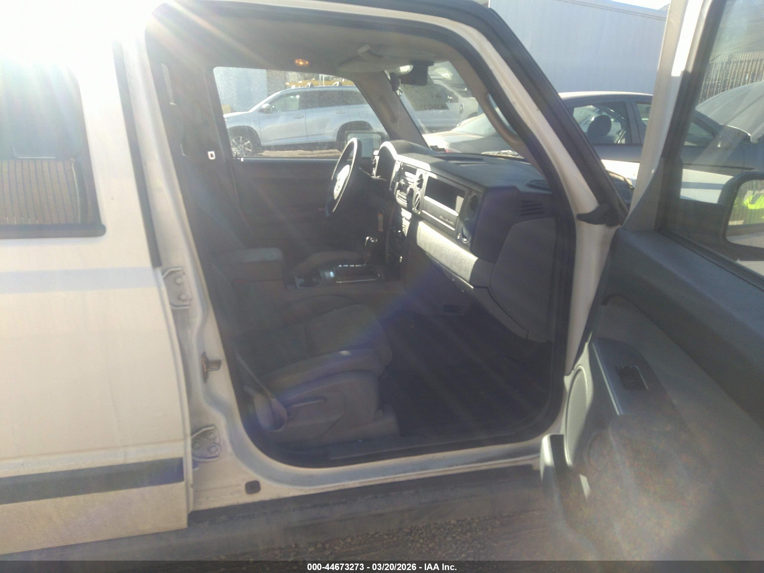 JEEP COMMANDER image 5