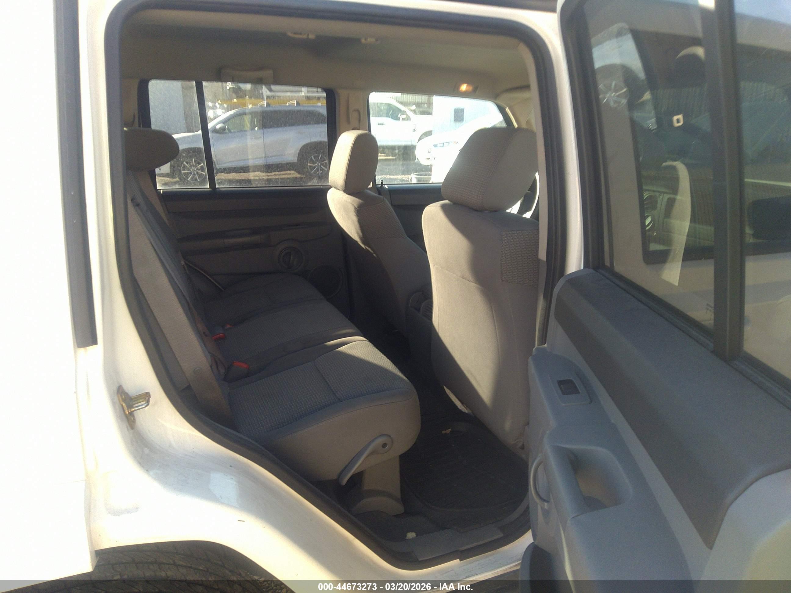 JEEP COMMANDER image 8
