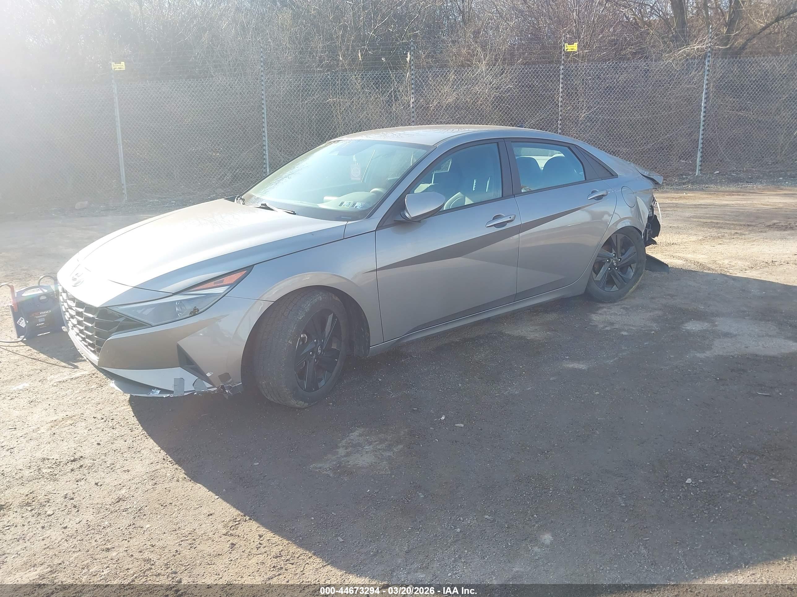 HYUNDAI ELANTRA image 2