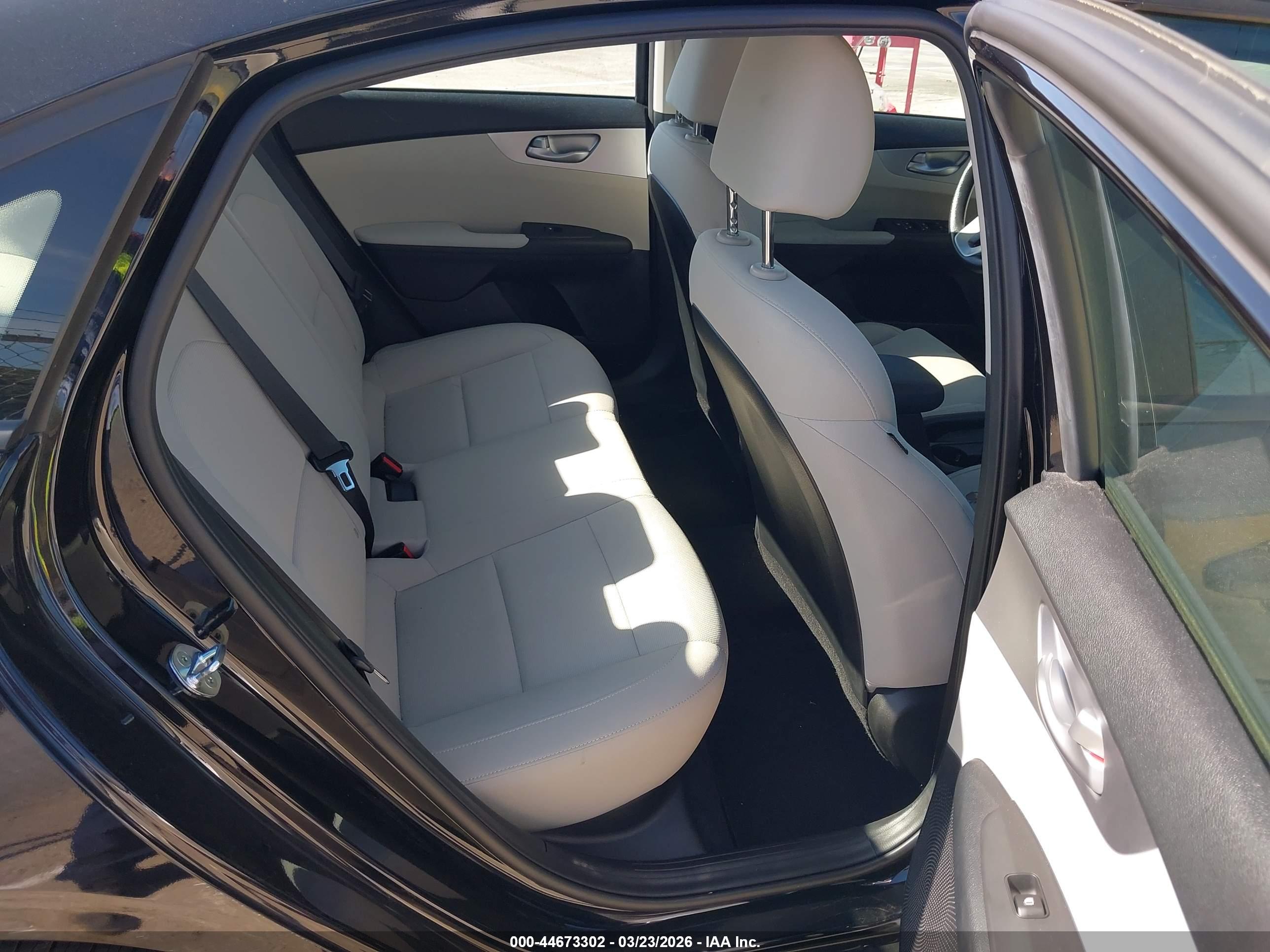 KIA FORTE image 8