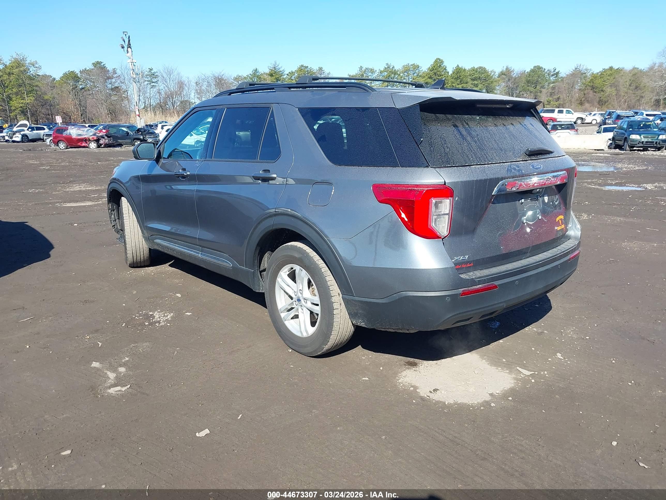 FORD EXPLORER image 3