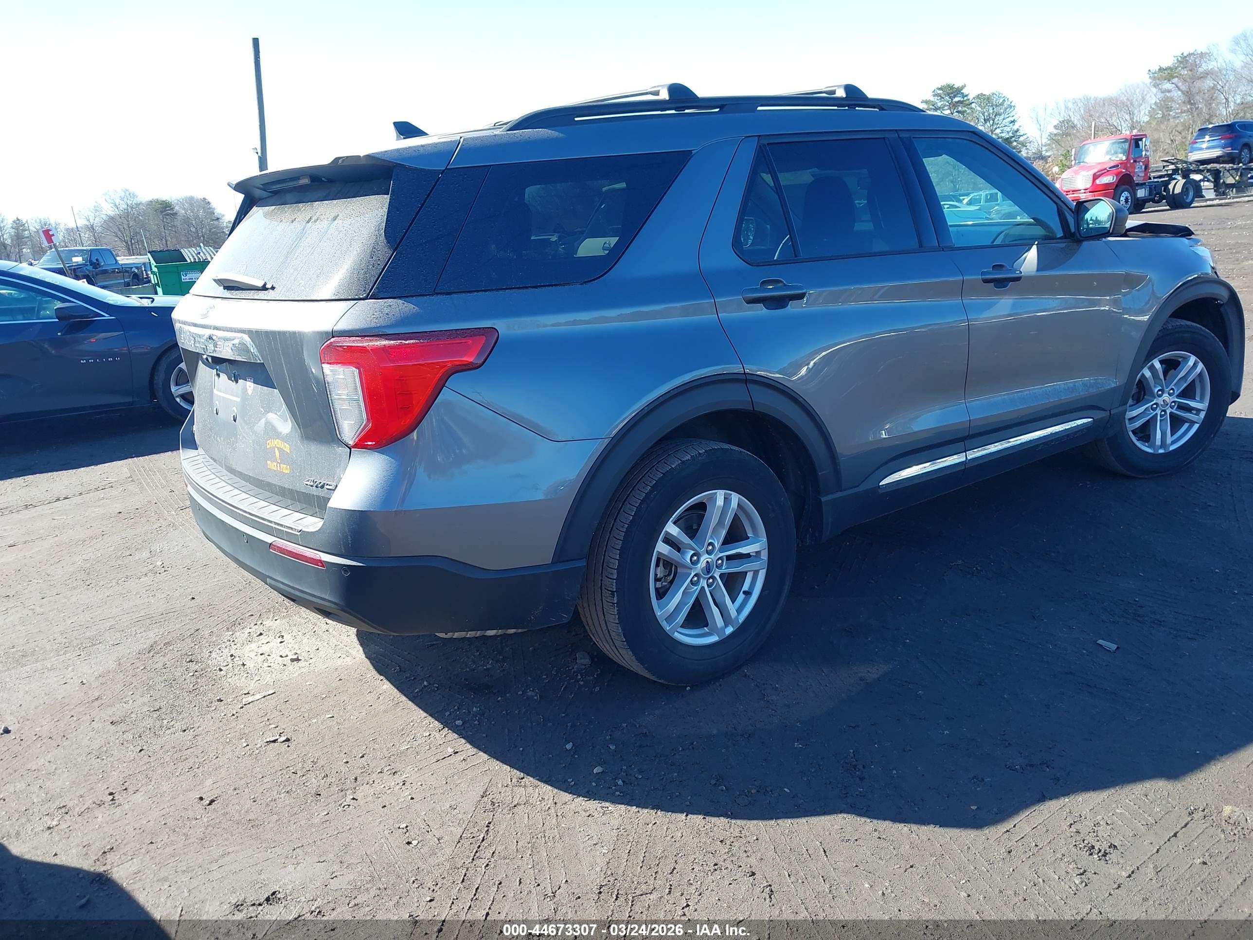 FORD EXPLORER image 4