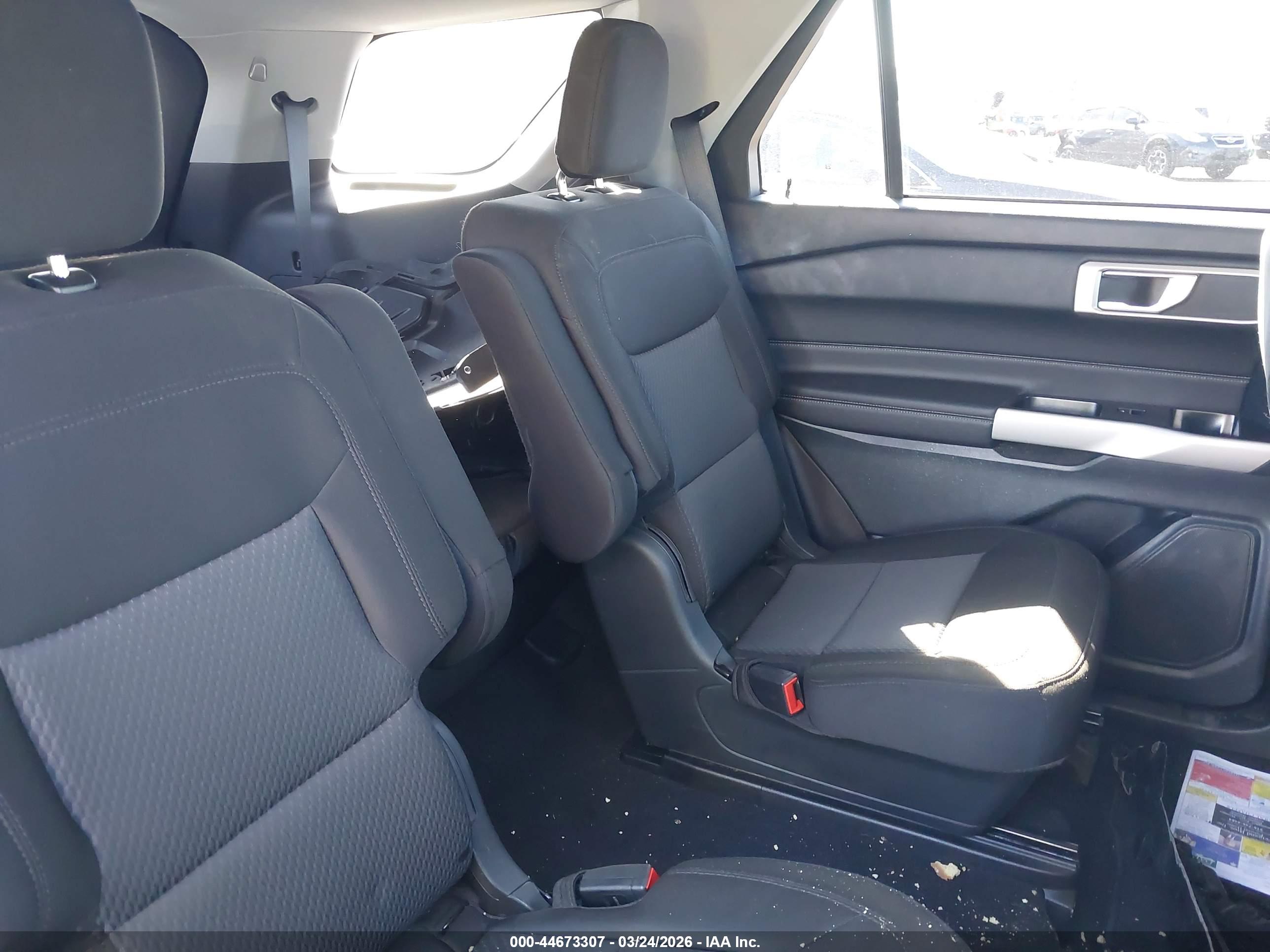 FORD EXPLORER image 8