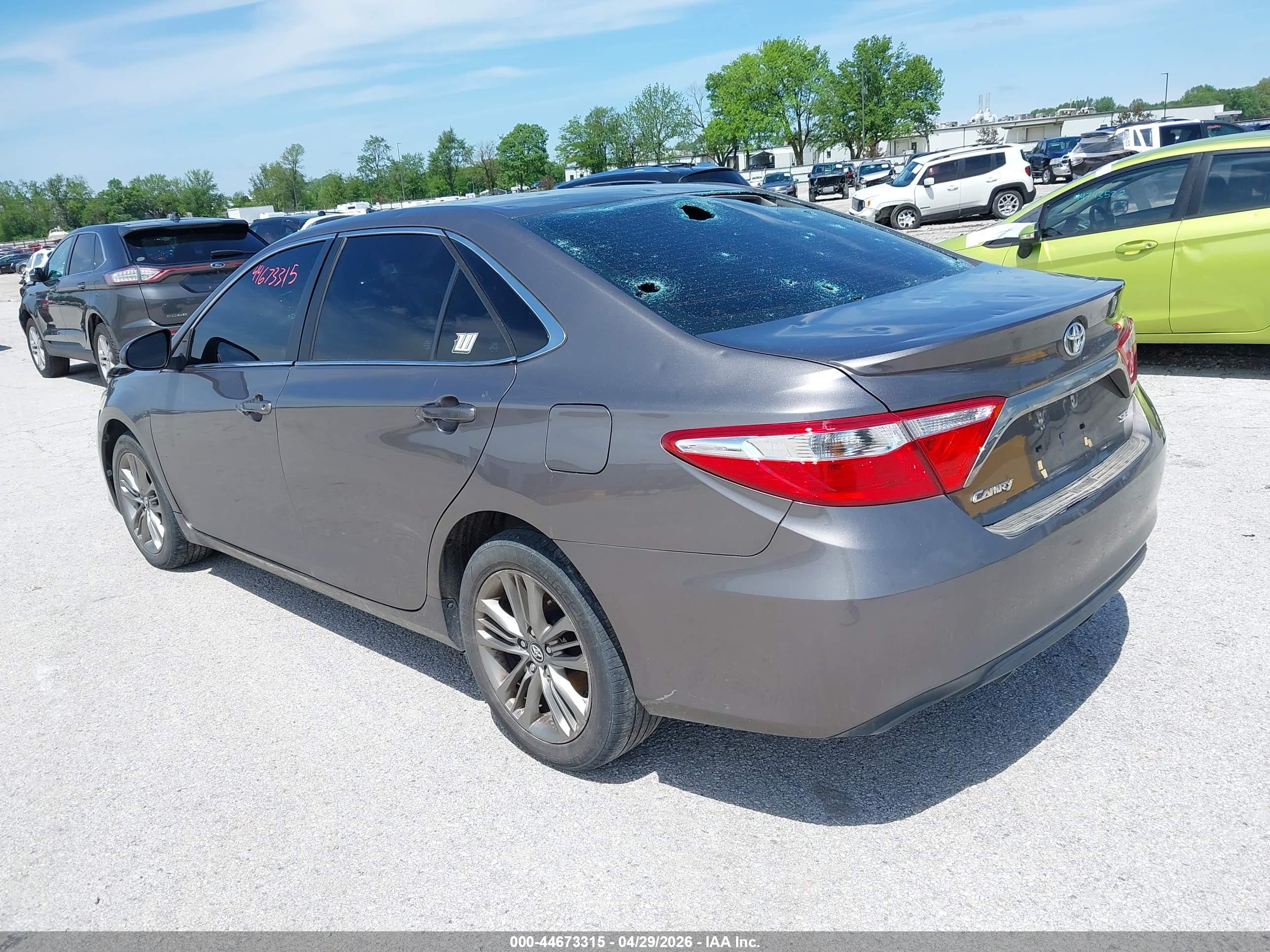 TOYOTA CAMRY image 3
