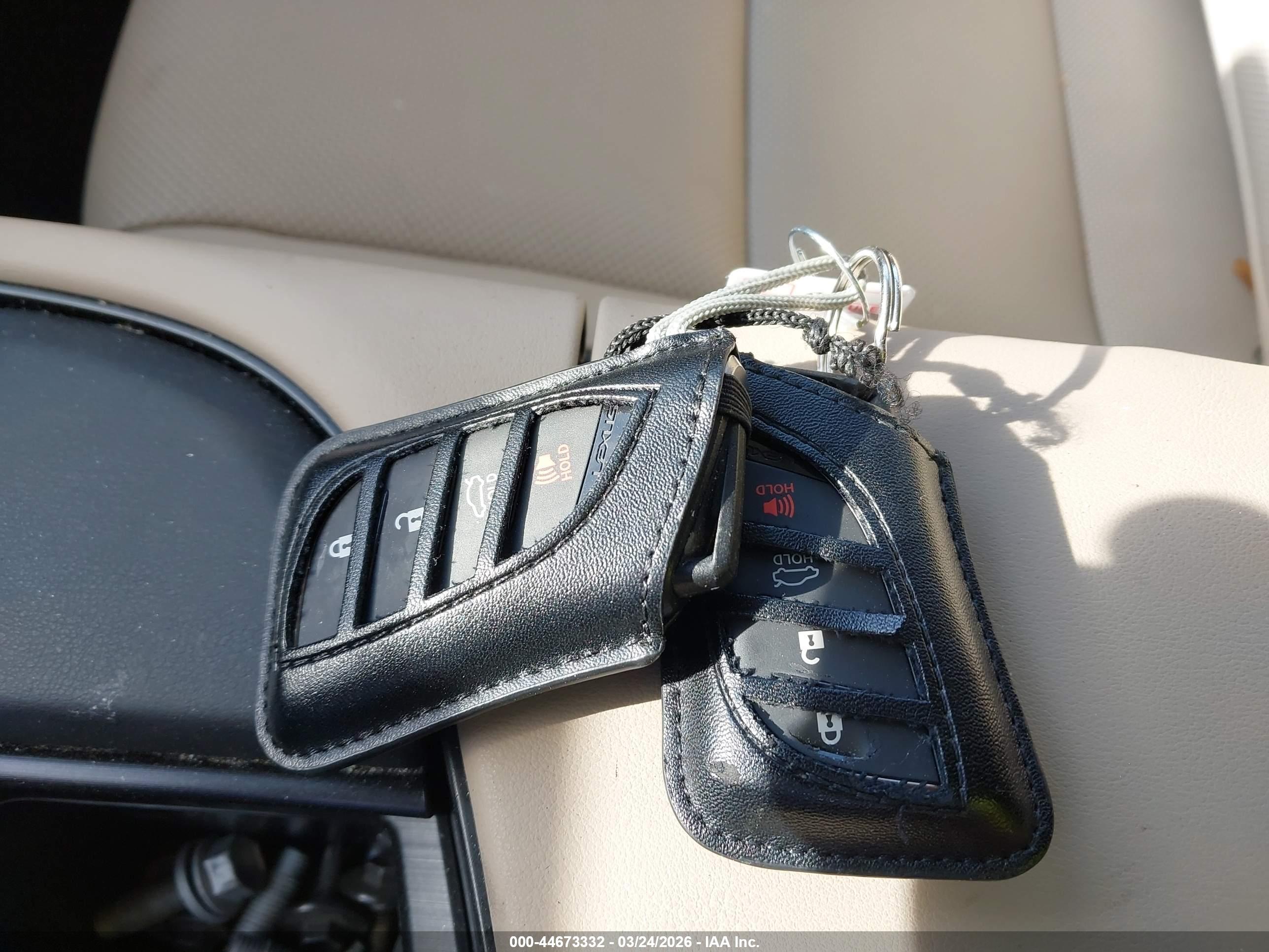 LEXUS ES image 11