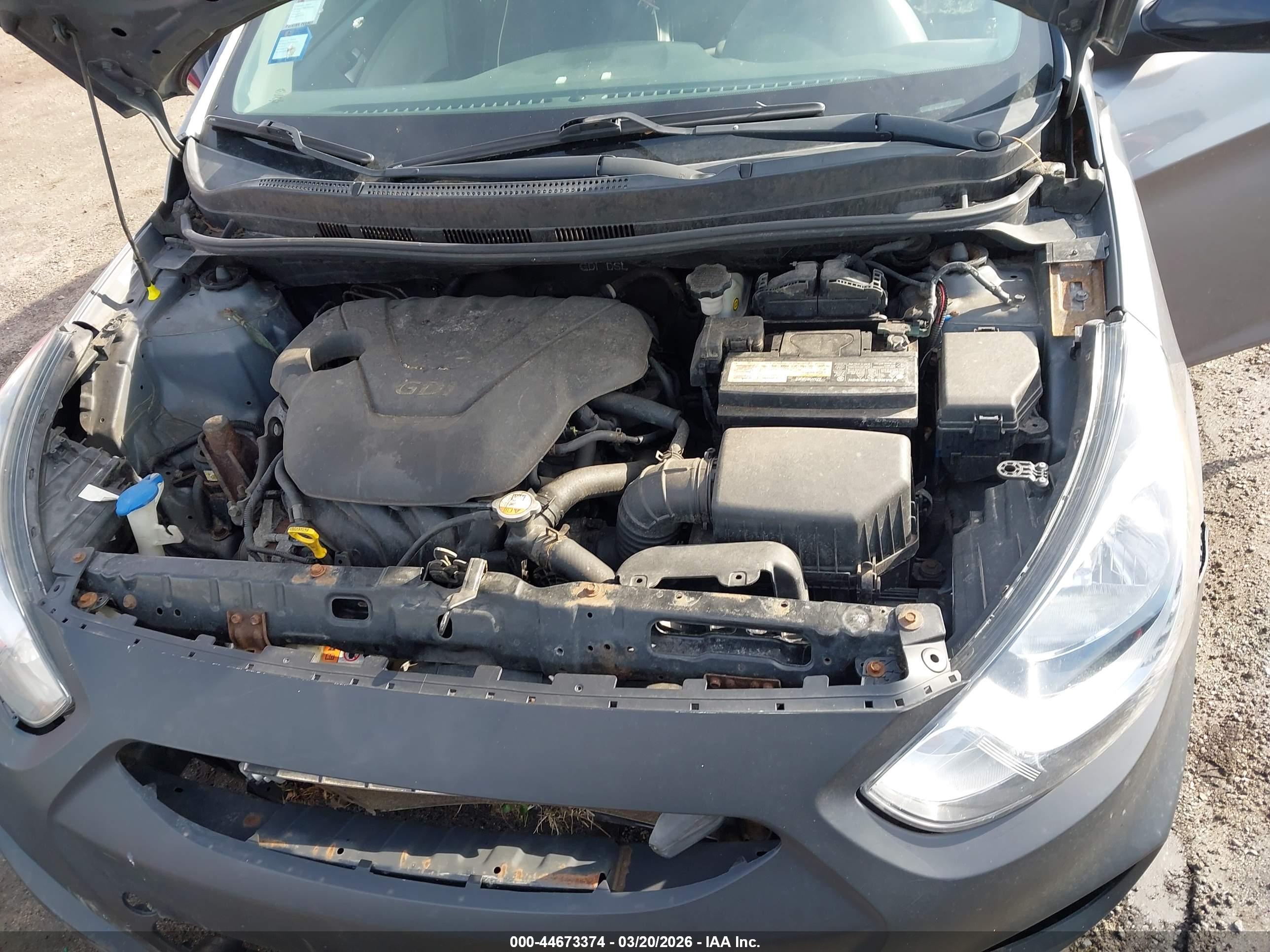 HYUNDAI ACCENT image 10