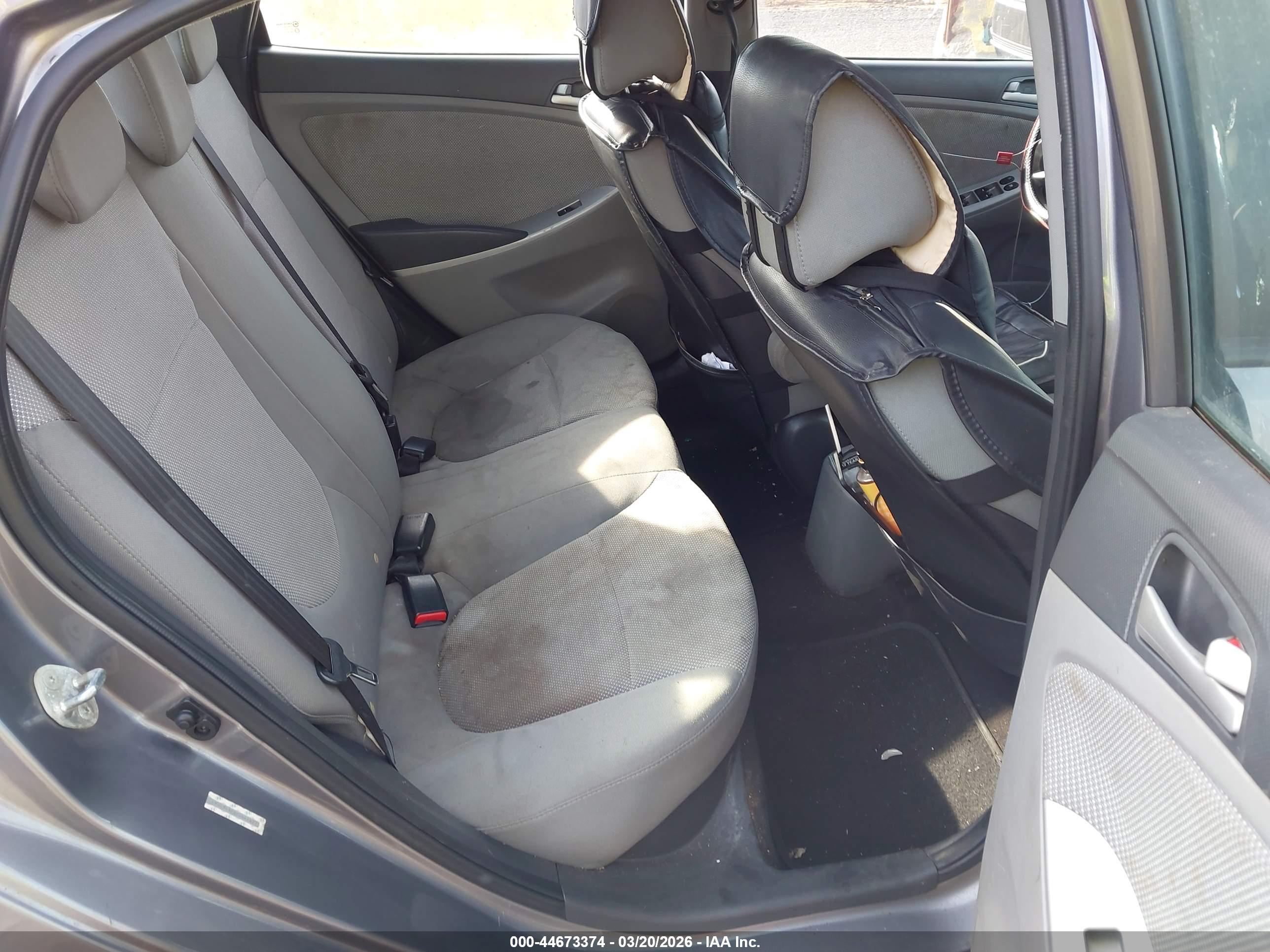 HYUNDAI ACCENT image 8