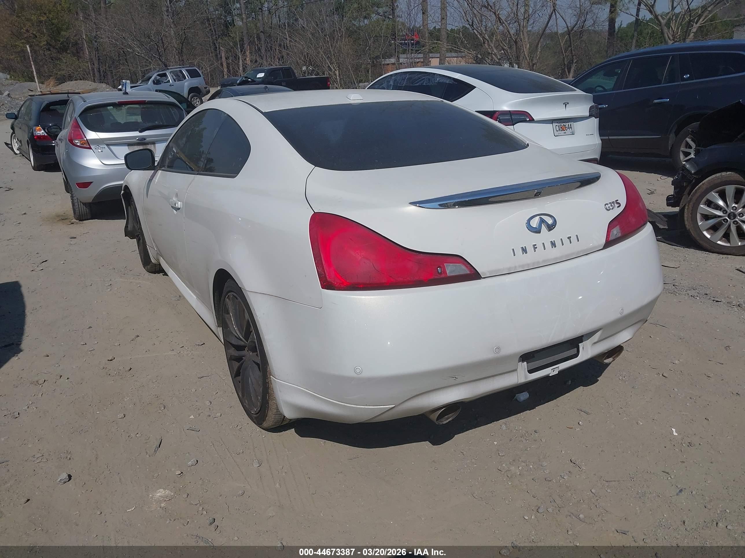 INFINITI G37 image 3