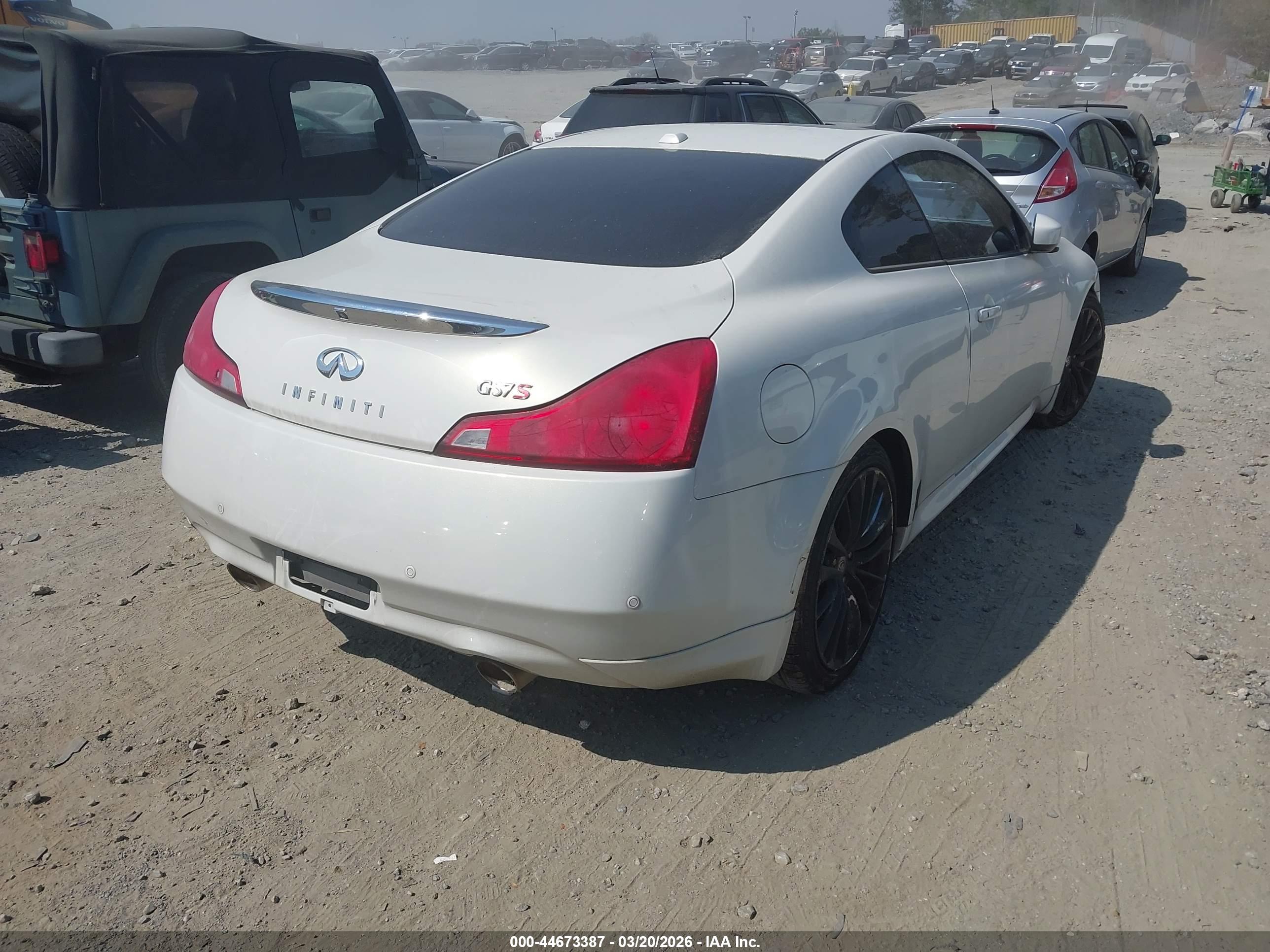 INFINITI G37 image 4