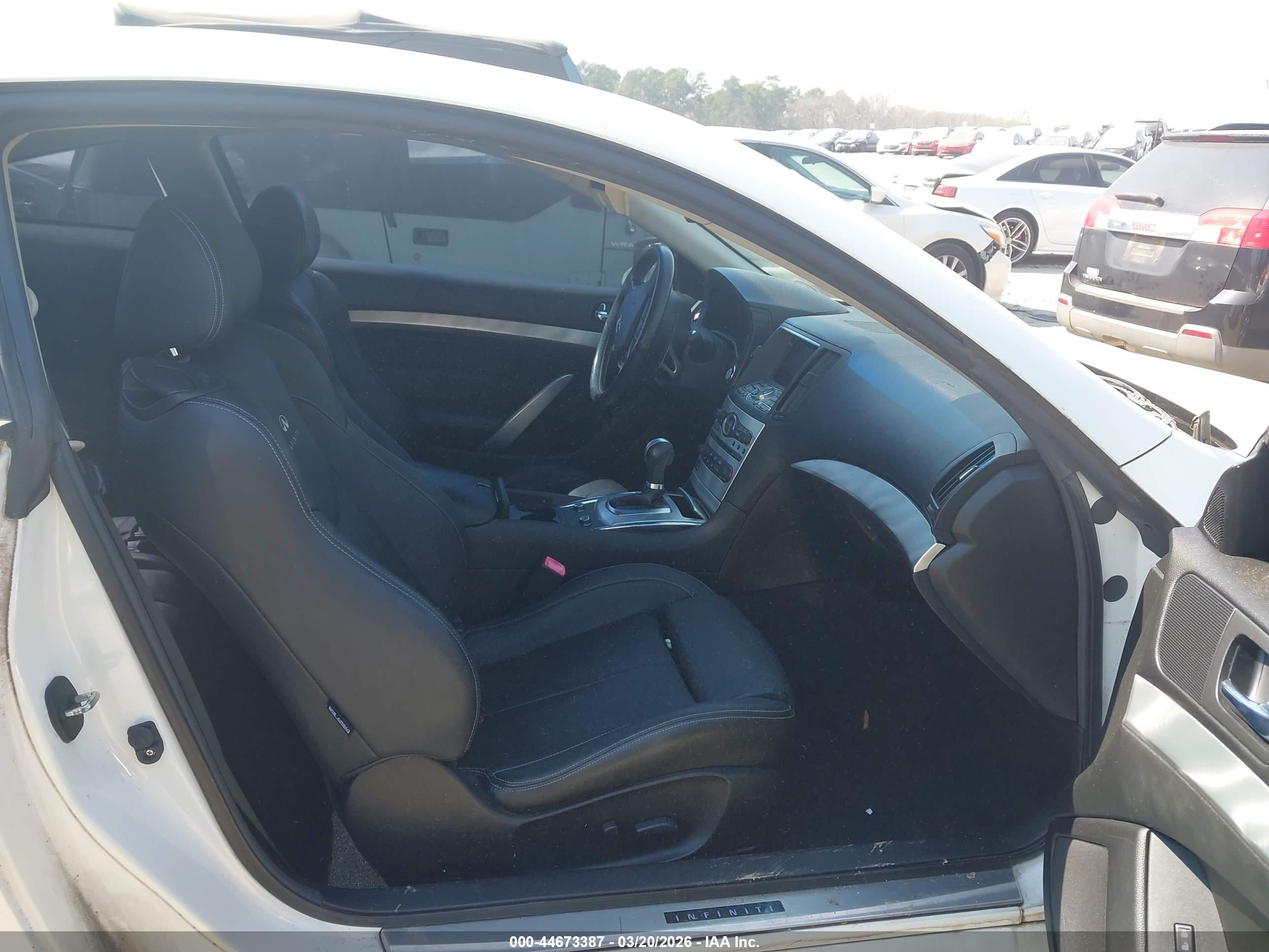 INFINITI G37 image 5