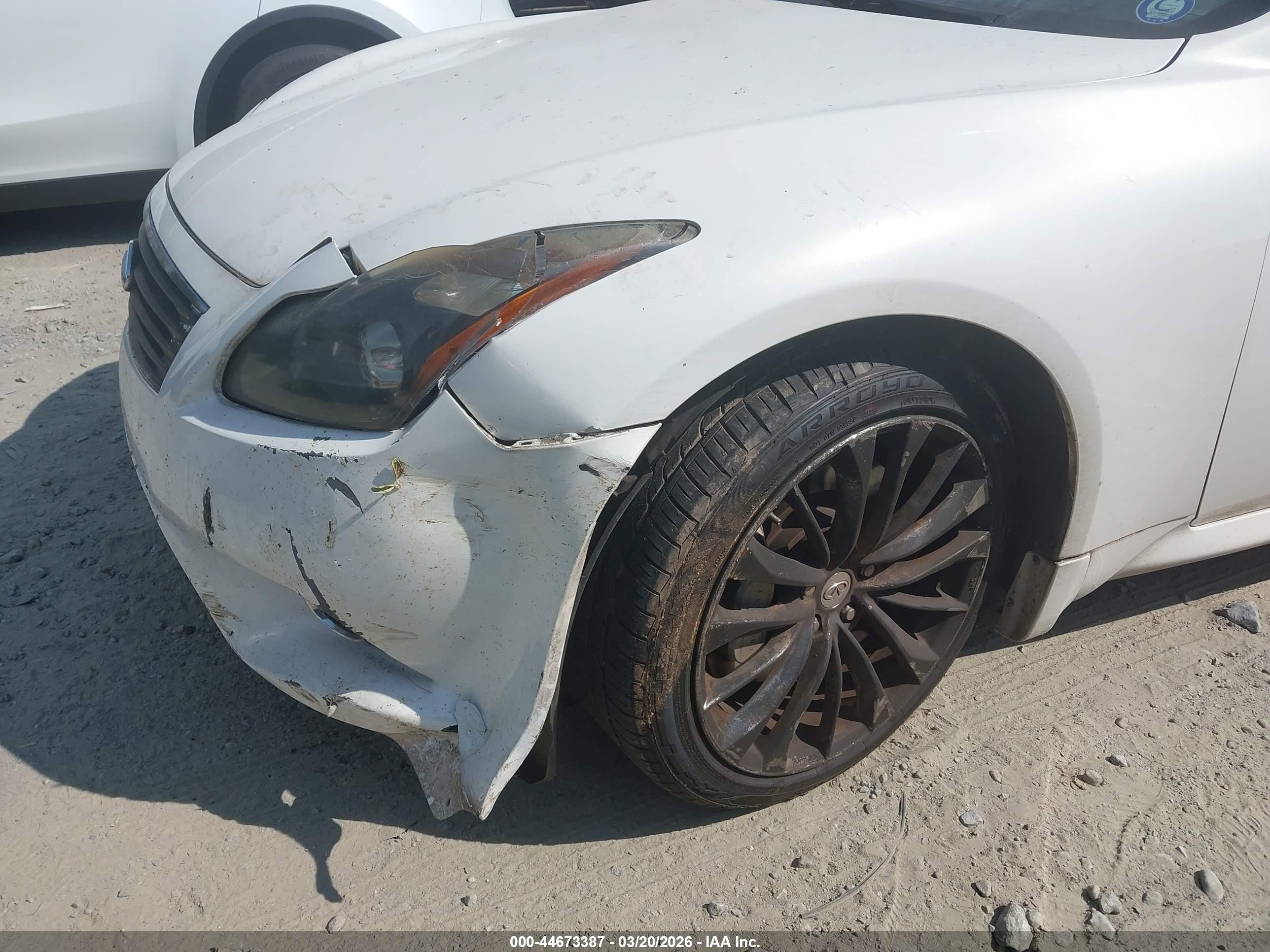INFINITI G37 image 6