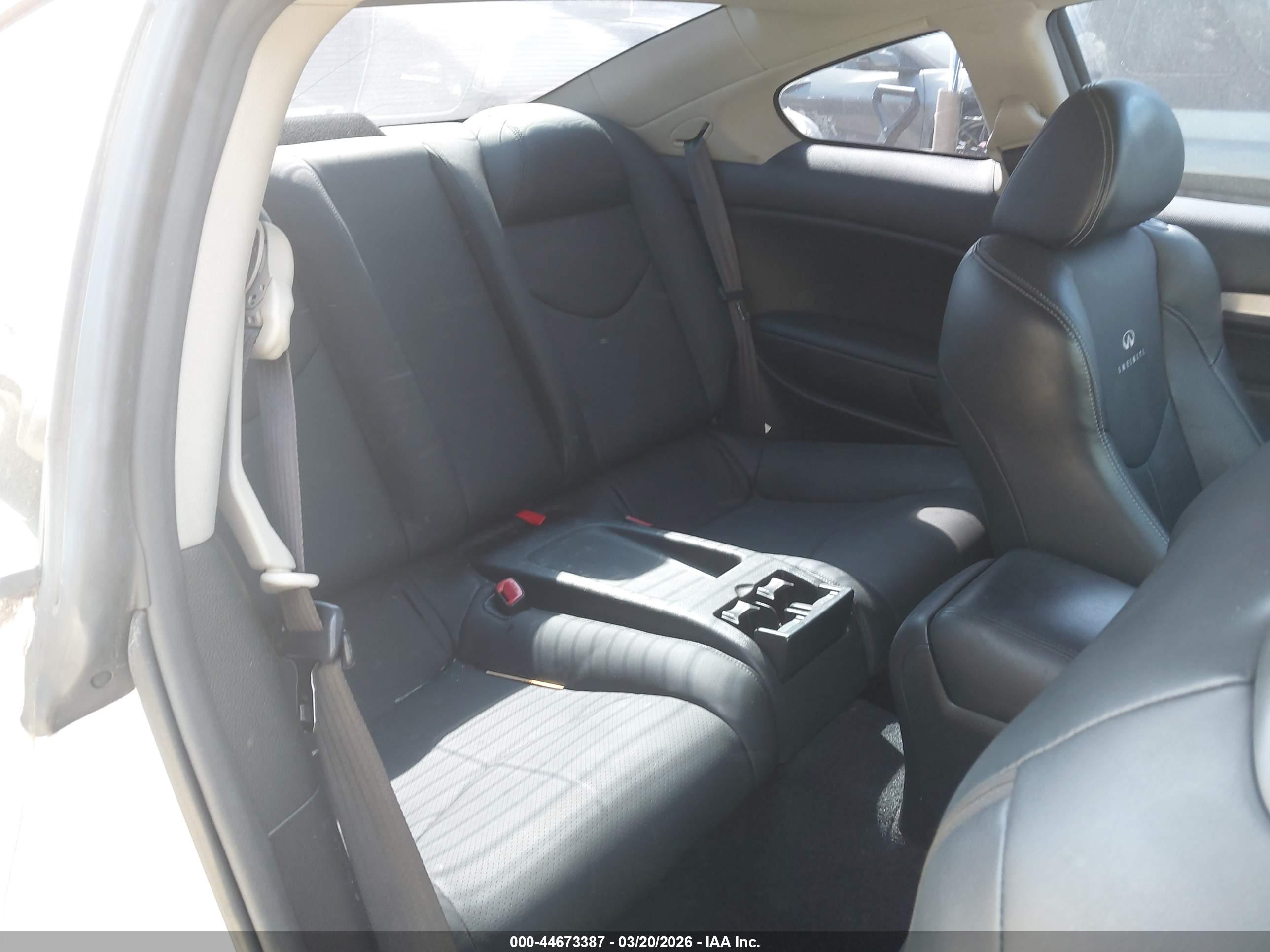 INFINITI G37 image 8